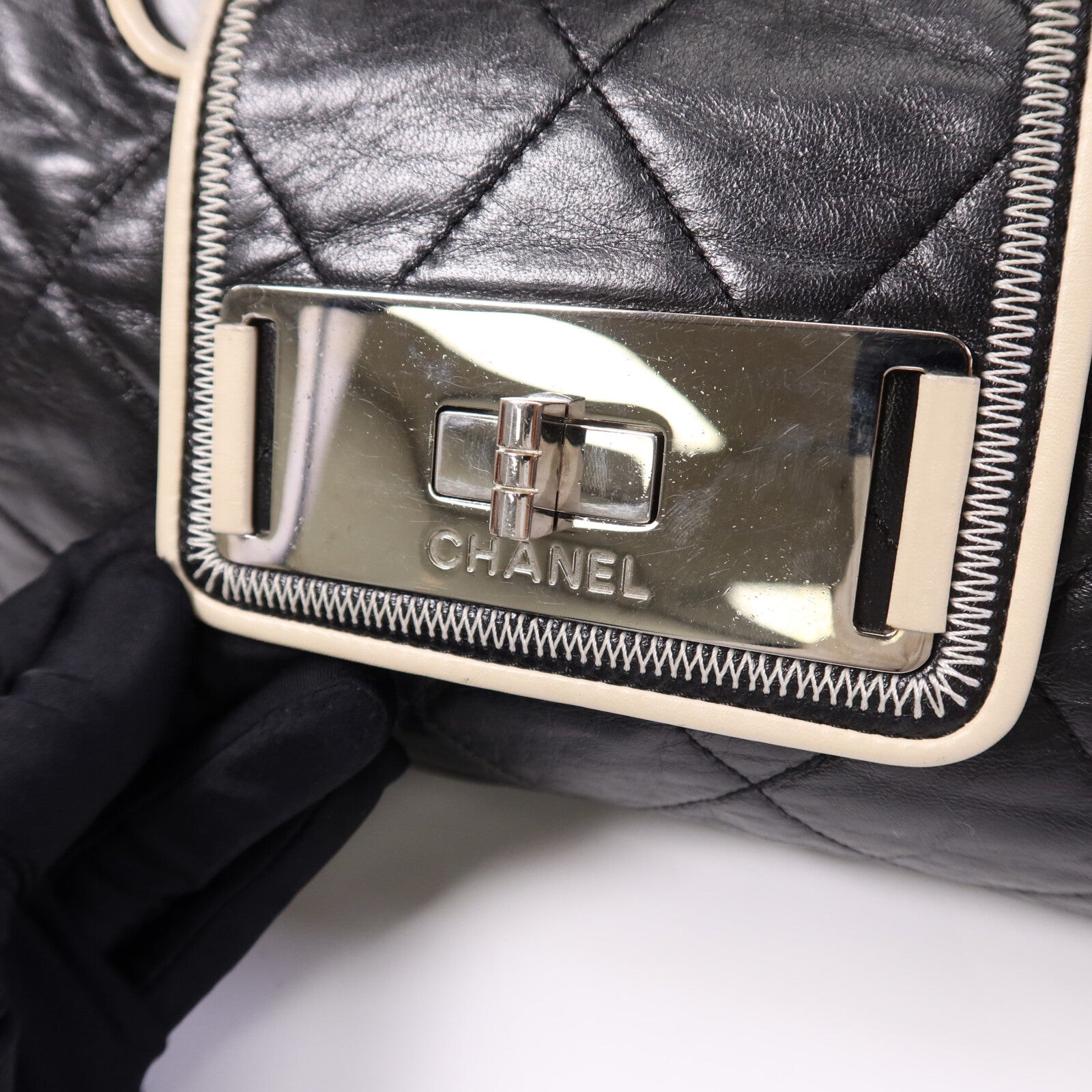 CHANEL 牛皮皮革Chain Shoulder Bag銀扣鏈帶肩背袋