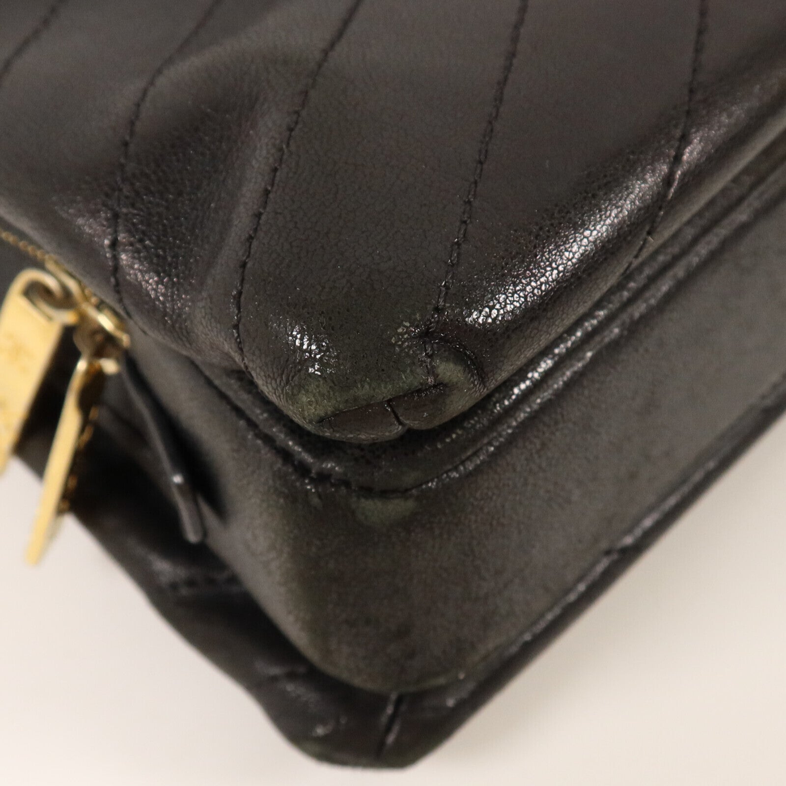 CHANEL 牛皮皮革Chain Shoulder金扣鏈帶肩背袋
