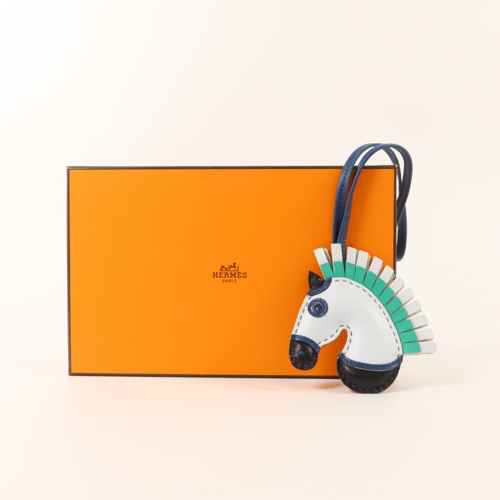 HERMES Milo皮革Geegee Camail掛飾Noir/Bleu de Malte/Menthe/Bleu Brume