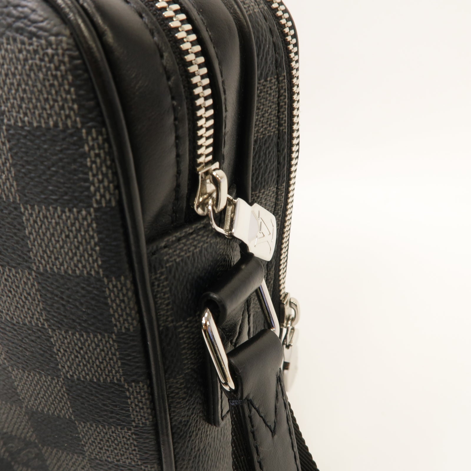 LOUIS VUITTON Damier Graphite Trocadero銀扣肩背袋黑色