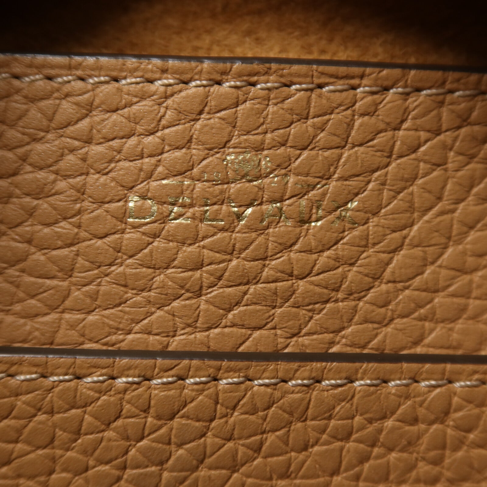 Delvaux 公牛皮革Cool Box Mini金扣手挽肩背兩用袋