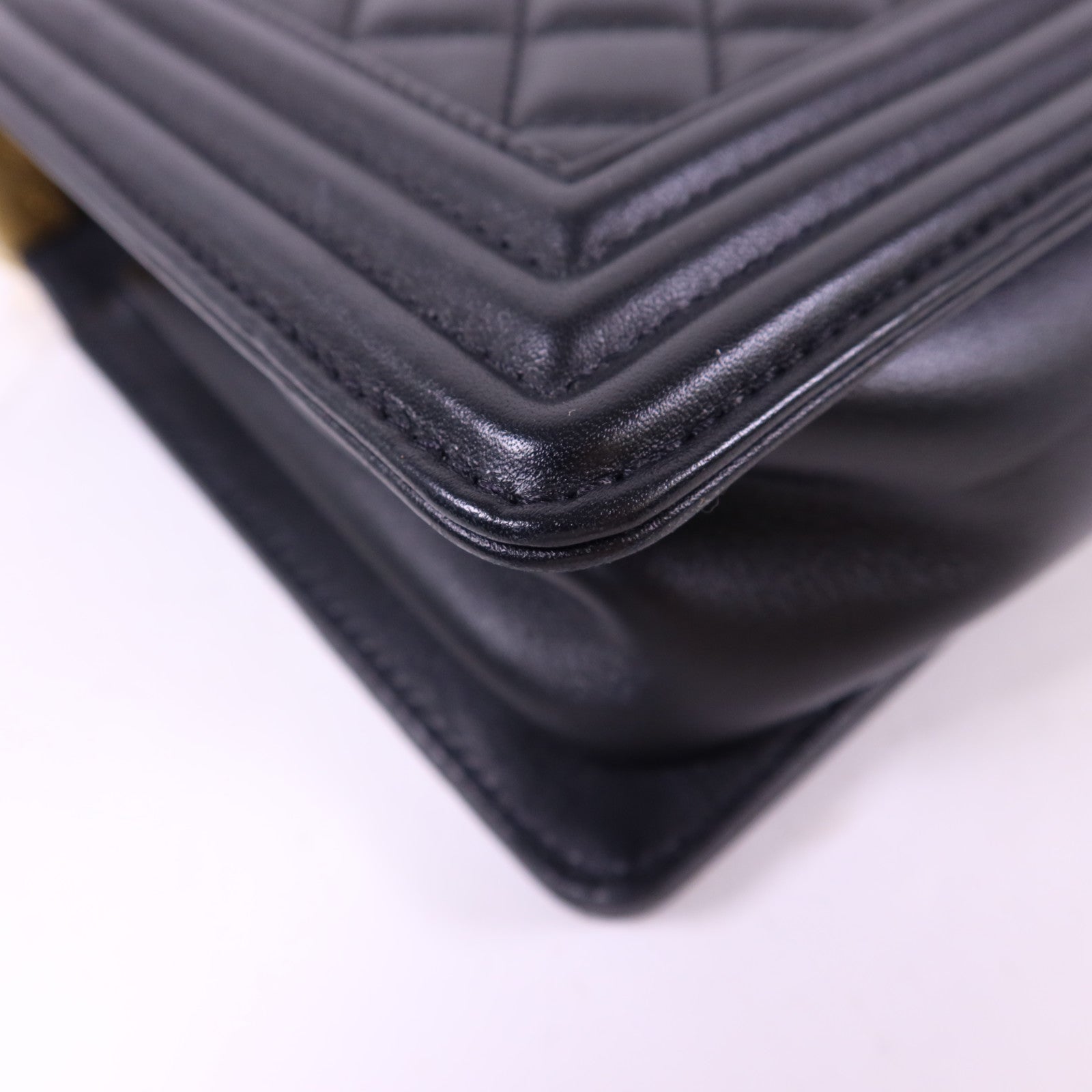 CHANEL 羊皮皮革Boy 25金扣鏈帶肩背袋