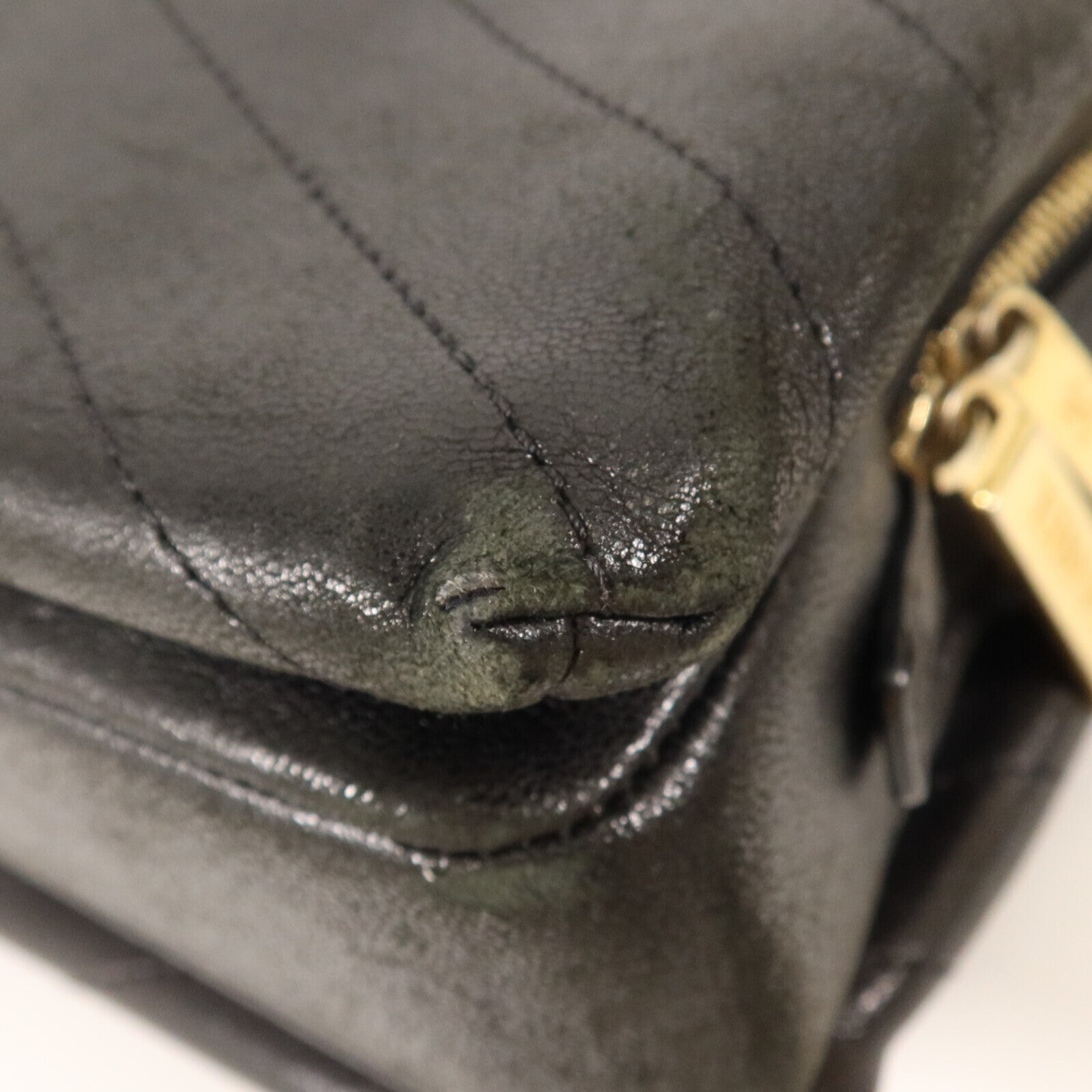 CHANEL 牛皮皮革Chain Shoulder金扣鏈帶肩背袋