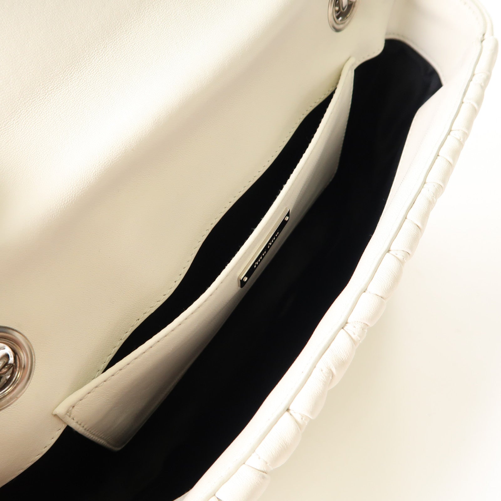 Miu Miu 羊皮皮革Shoulder Bag銀扣鏈帶肩背袋白色