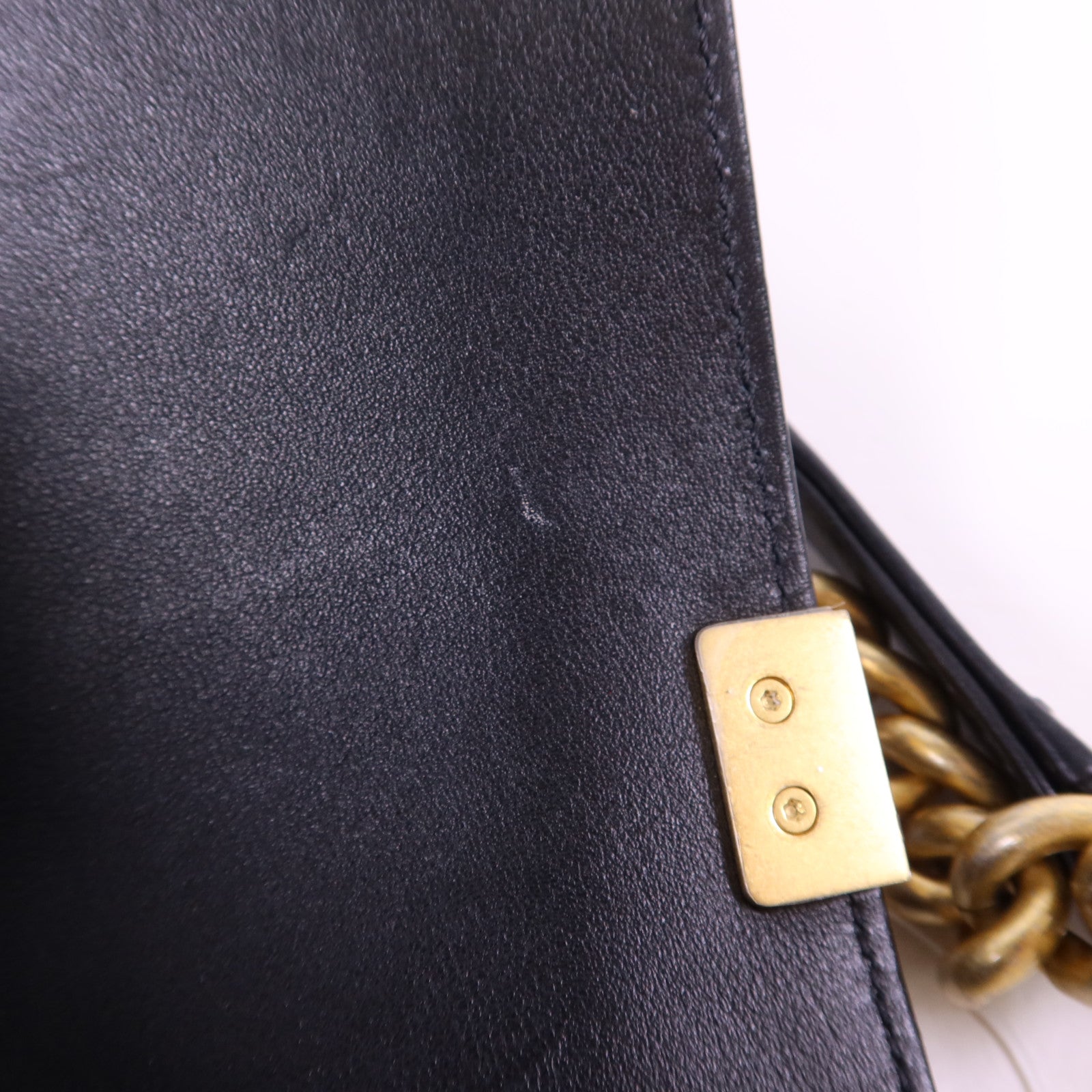 CHANEL 羊皮皮革Boy 25金扣鏈帶肩背袋