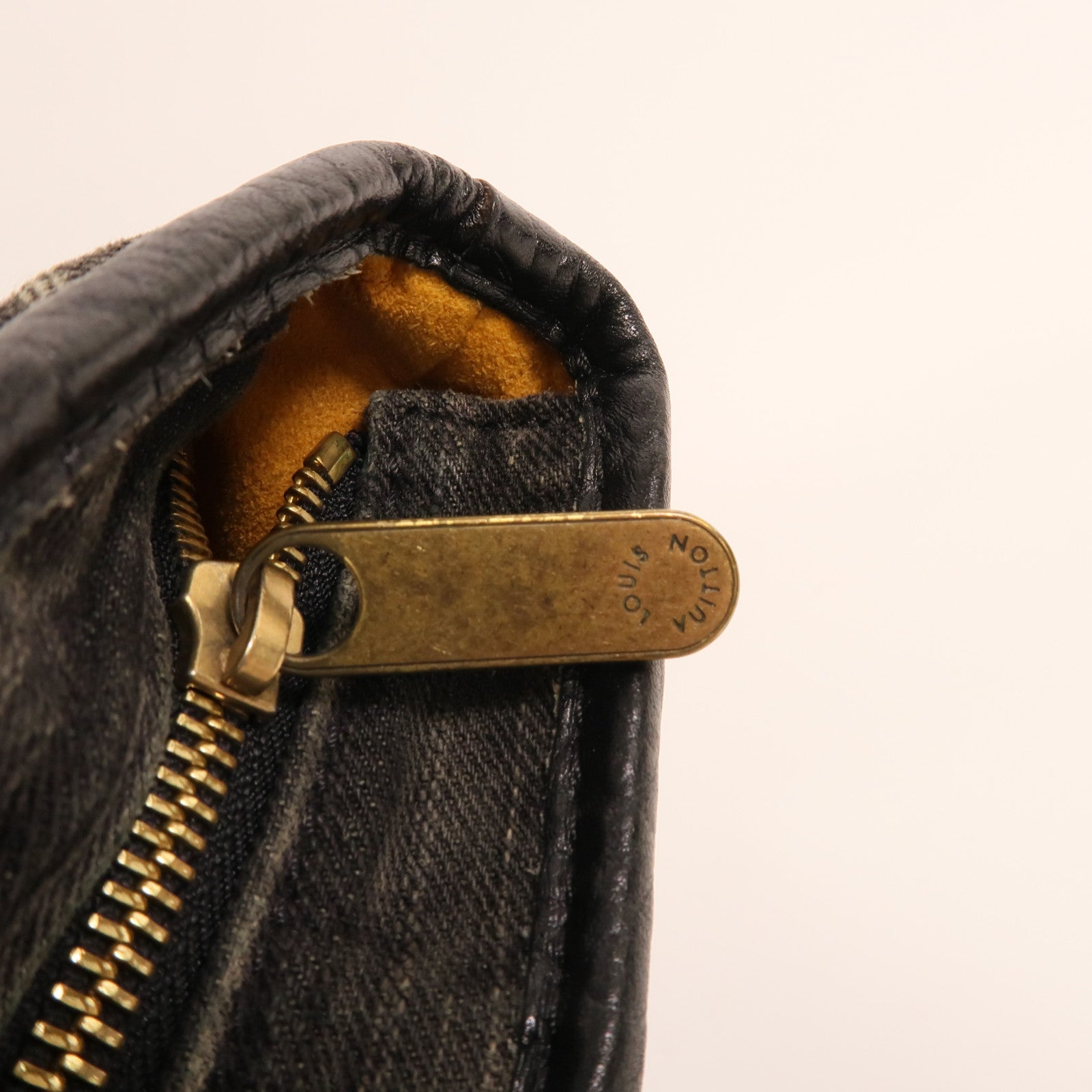 LOUIS VUITTON Monogram Denim Neo Cabby MM金扣手挽肩背兩用袋