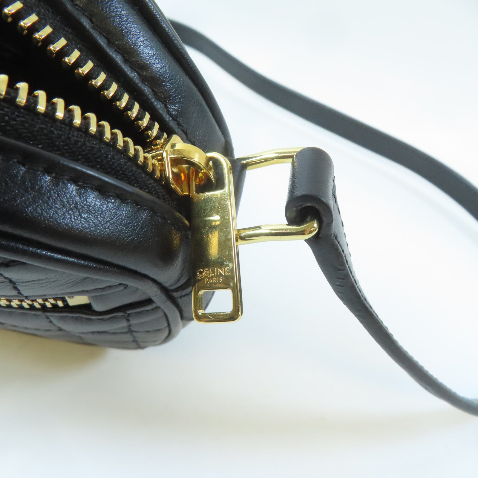CELINE 牛皮皮革C Charm Bag金扣肩背袋黑色