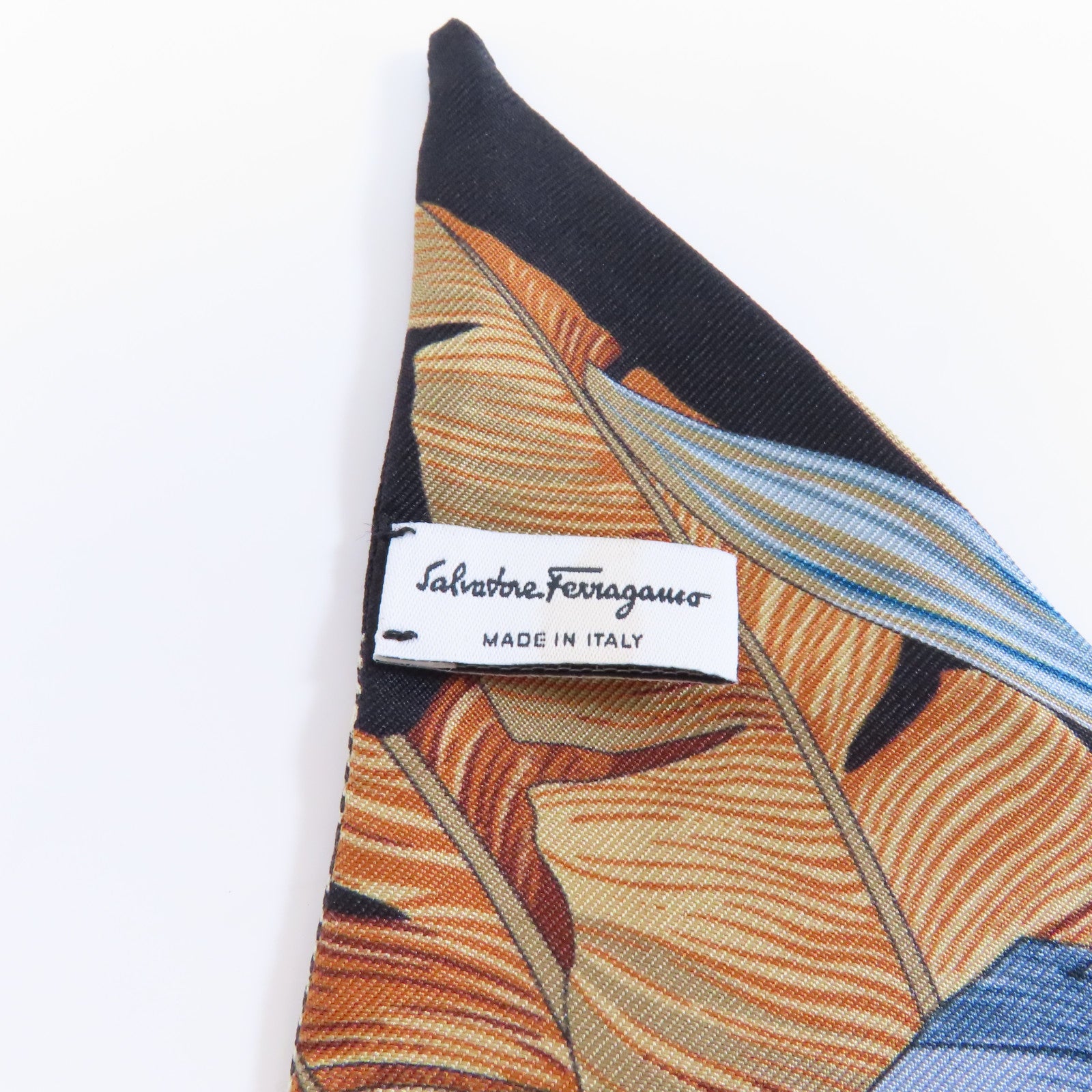 Salvatore Ferragamo 絲質Scarf絲巾黑色/彩色