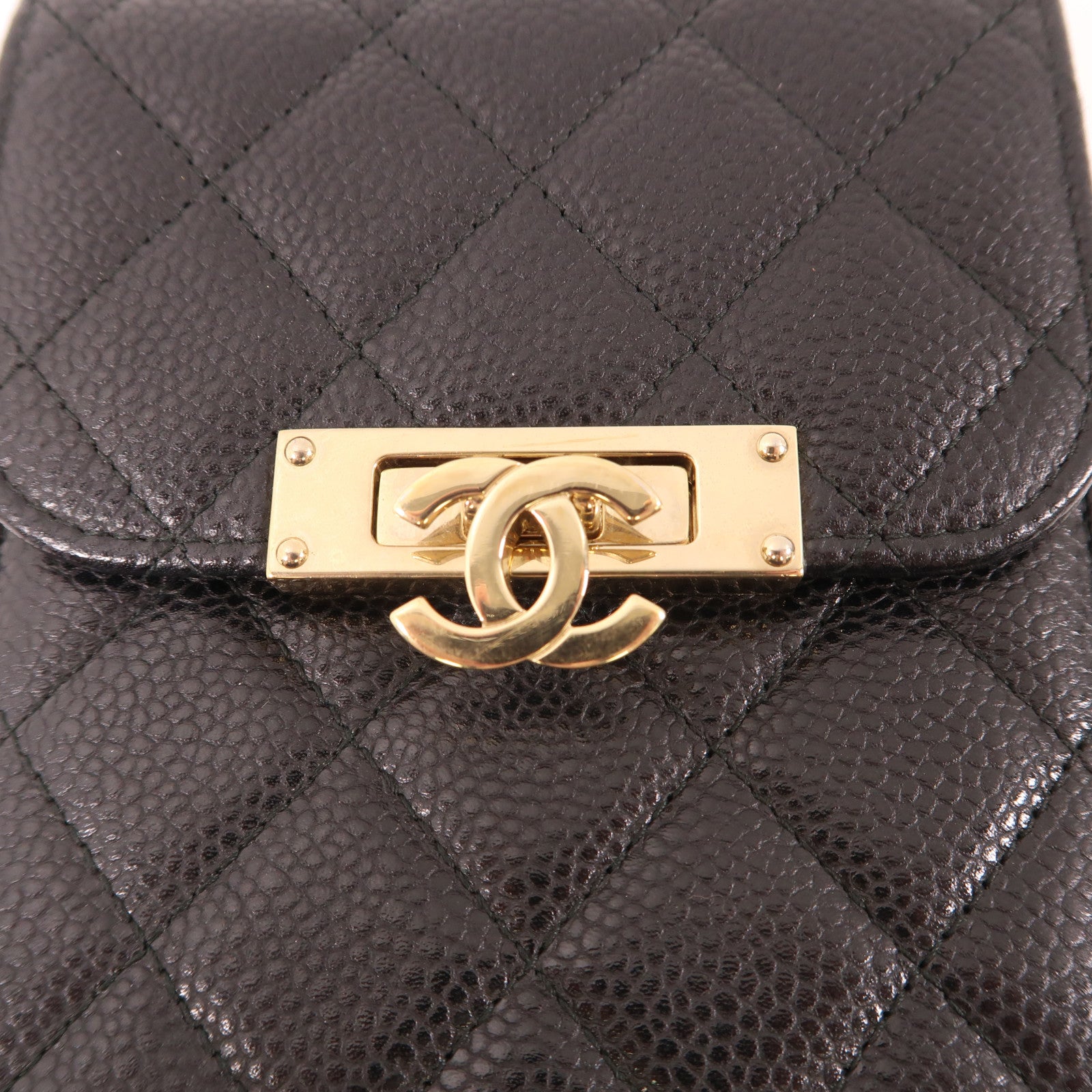 CHANEL 牛皮皮革Phone Chain Shoulder金扣肩背袋黑色