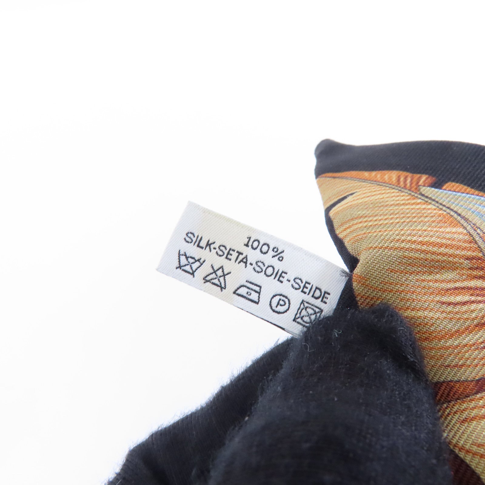 Salvatore Ferragamo 絲質Scarf絲巾黑色/彩色
