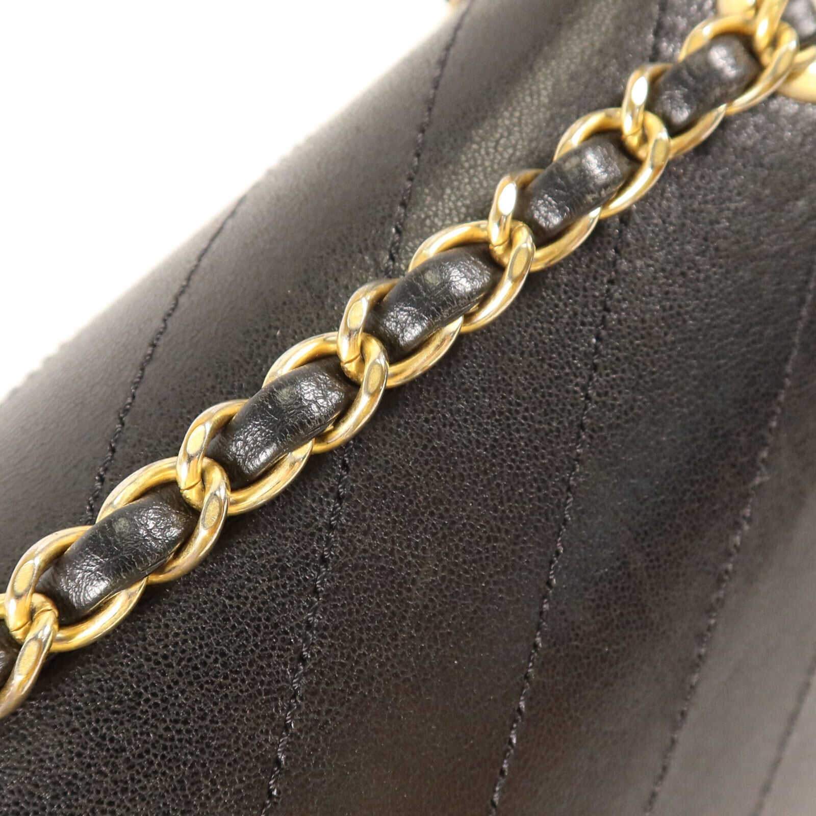 CHANEL 牛皮皮革Chain Shoulder金扣鏈帶肩背袋