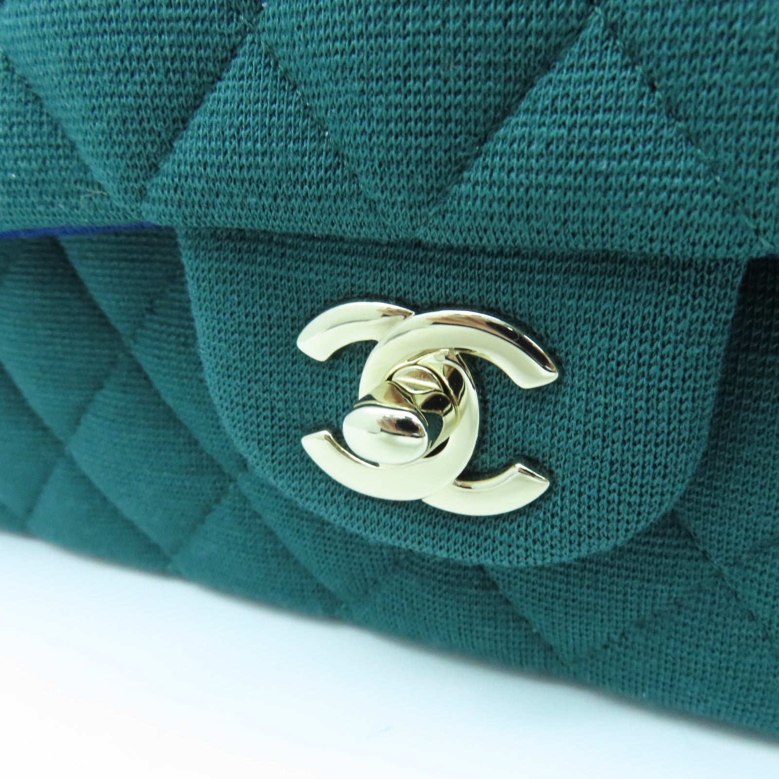 CHANEL 【激減優惠】菱格帆布Classic 25cm金扣肩背袋綠色
