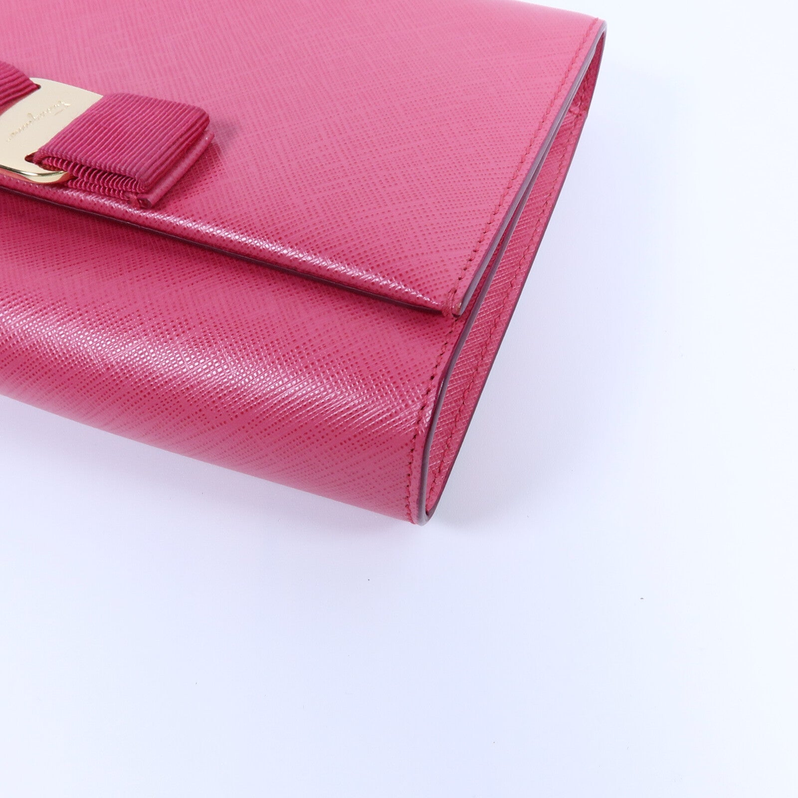 Salvatore Ferragamo 牛皮皮革Vara Ribbon鏈帶肩背袋