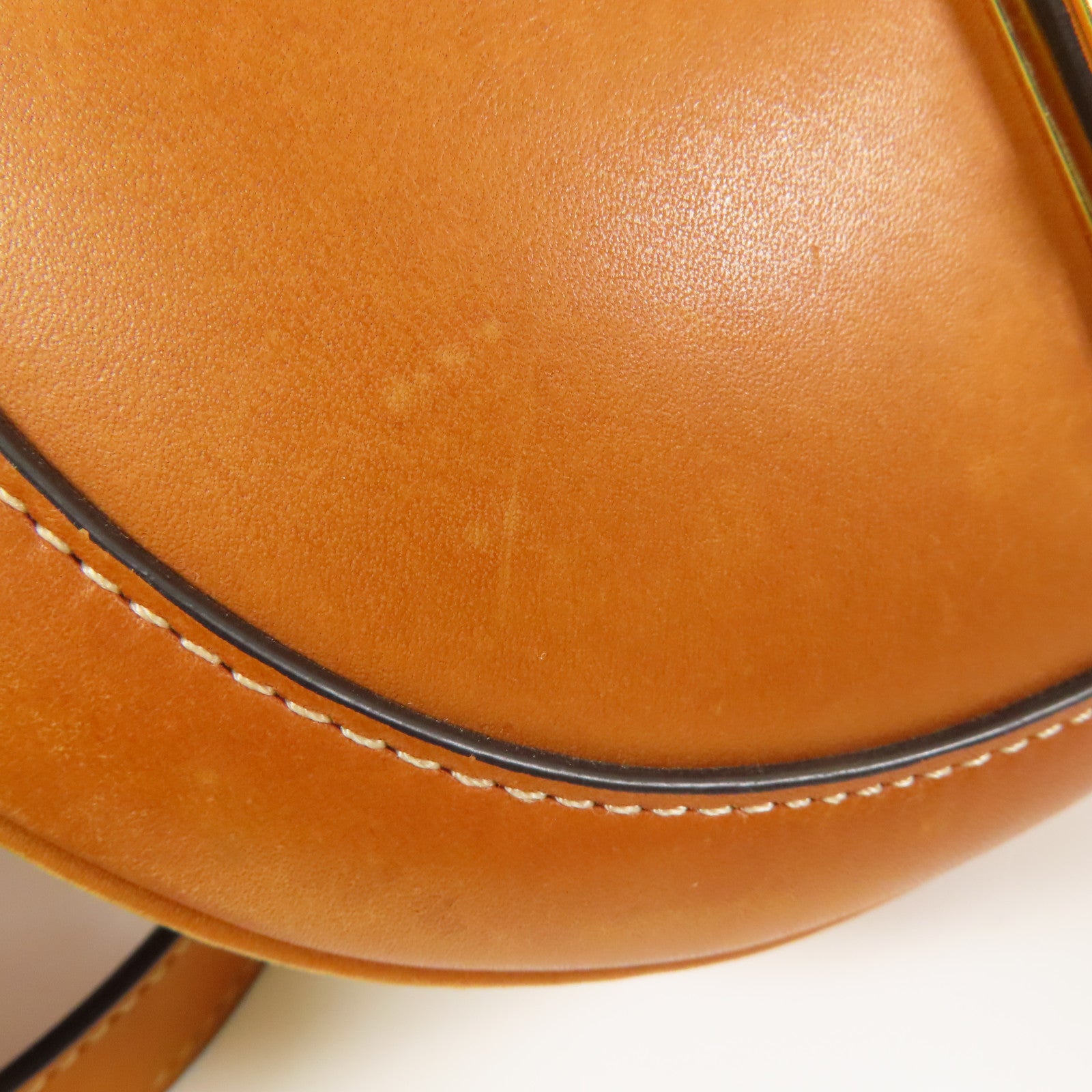 CELINE 牛皮皮革Besace 金扣肩背袋