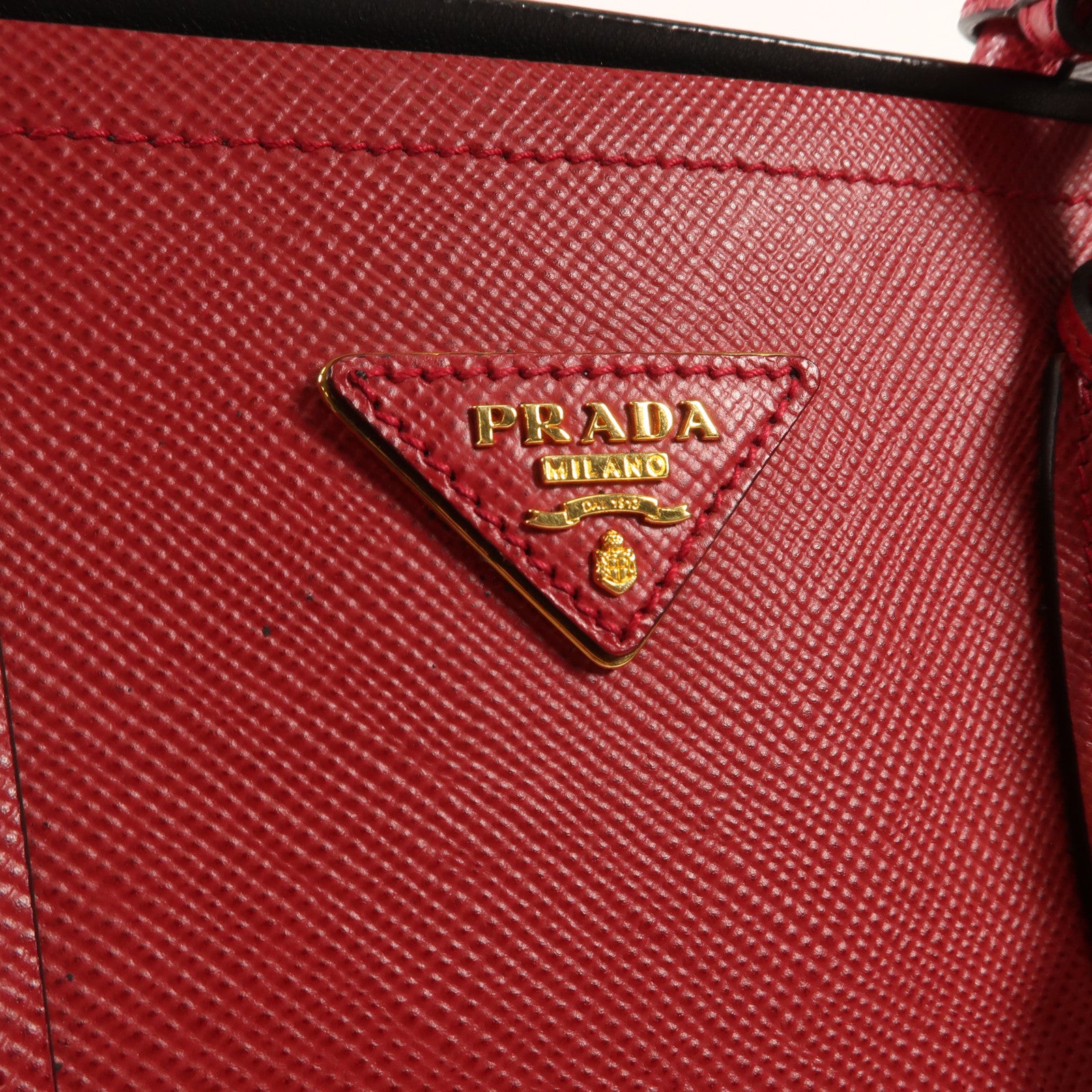 PRADA Saffiano皮革金扣手挽肩背兩用袋