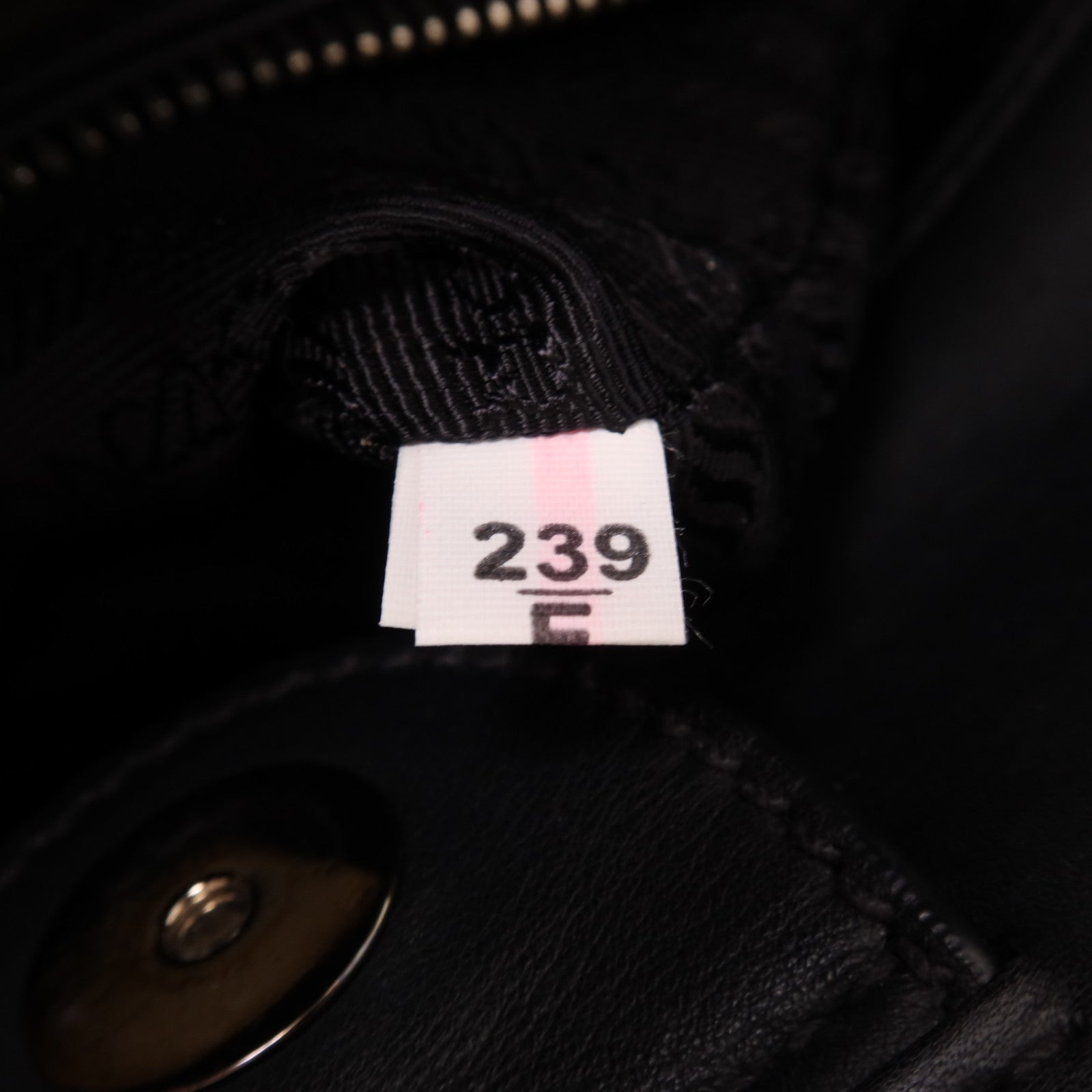 PRADA 牛皮皮革Hand Bag銀扣手挽肩背兩用袋