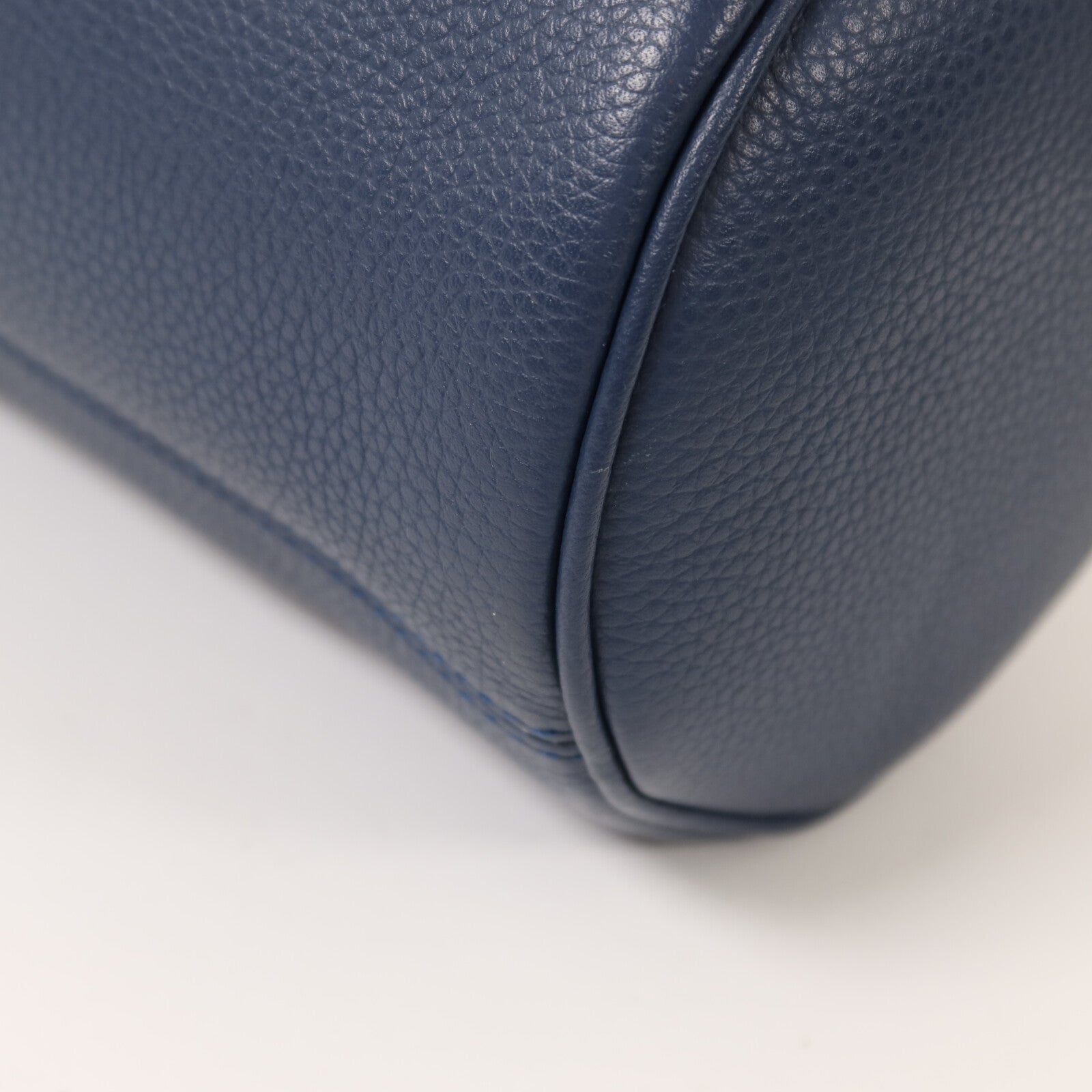 Dior 牛皮皮革Shoulder Bag銀扣肩背袋