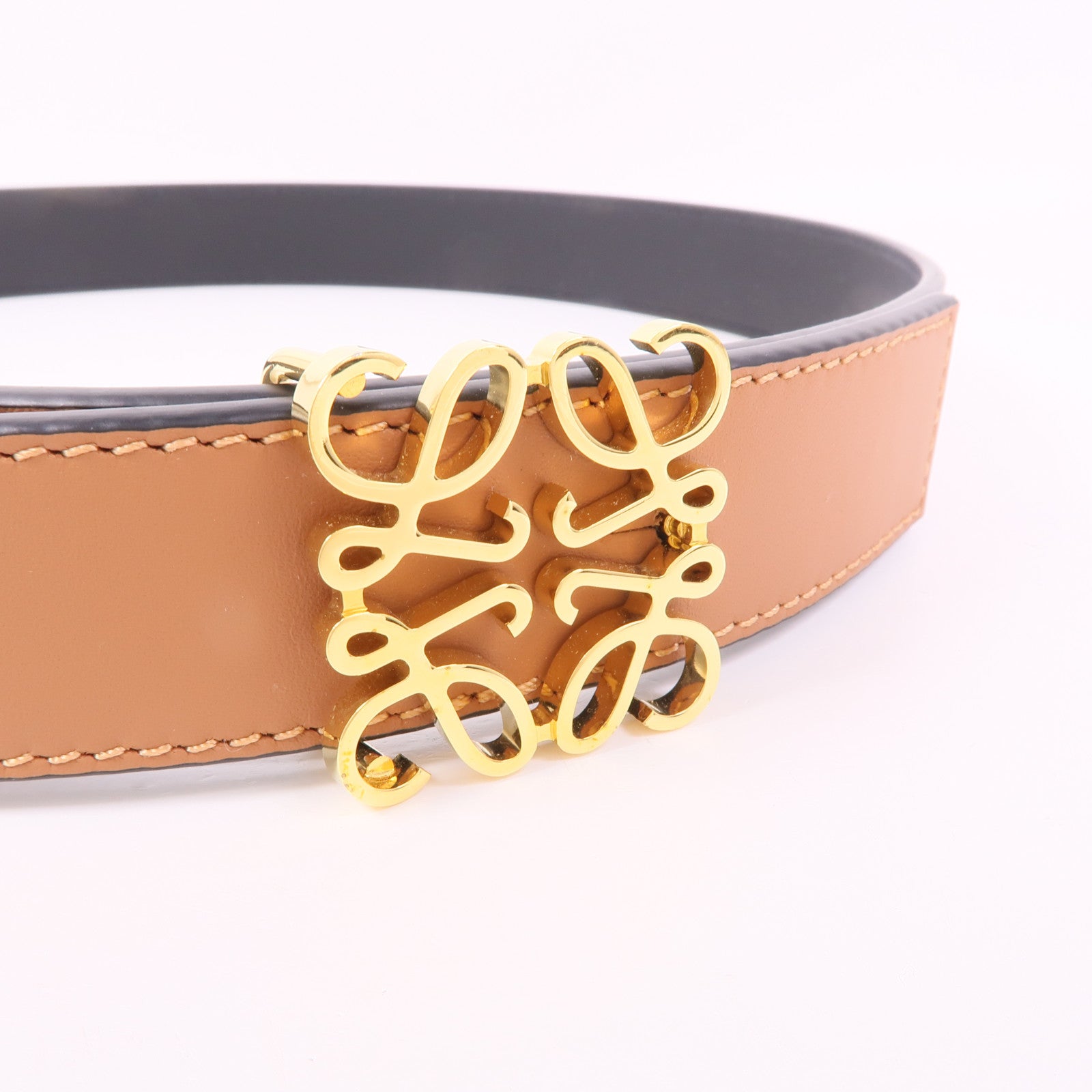 LOEWE 皮革Belt金扣皮帶