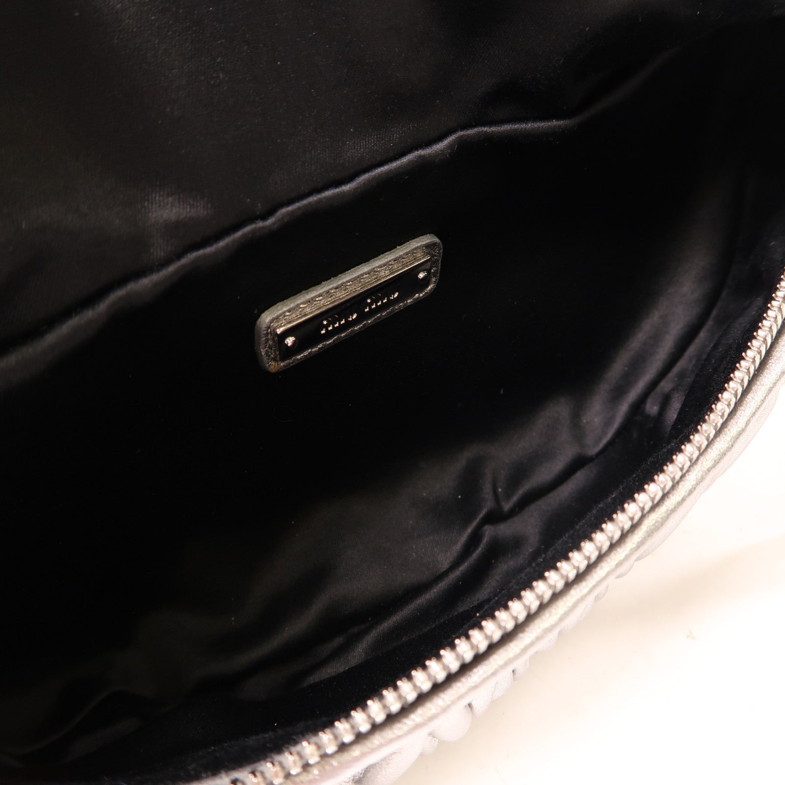 Miu Miu 牛皮皮革Waist Bag銀扣鏈帶肩背袋銀色
