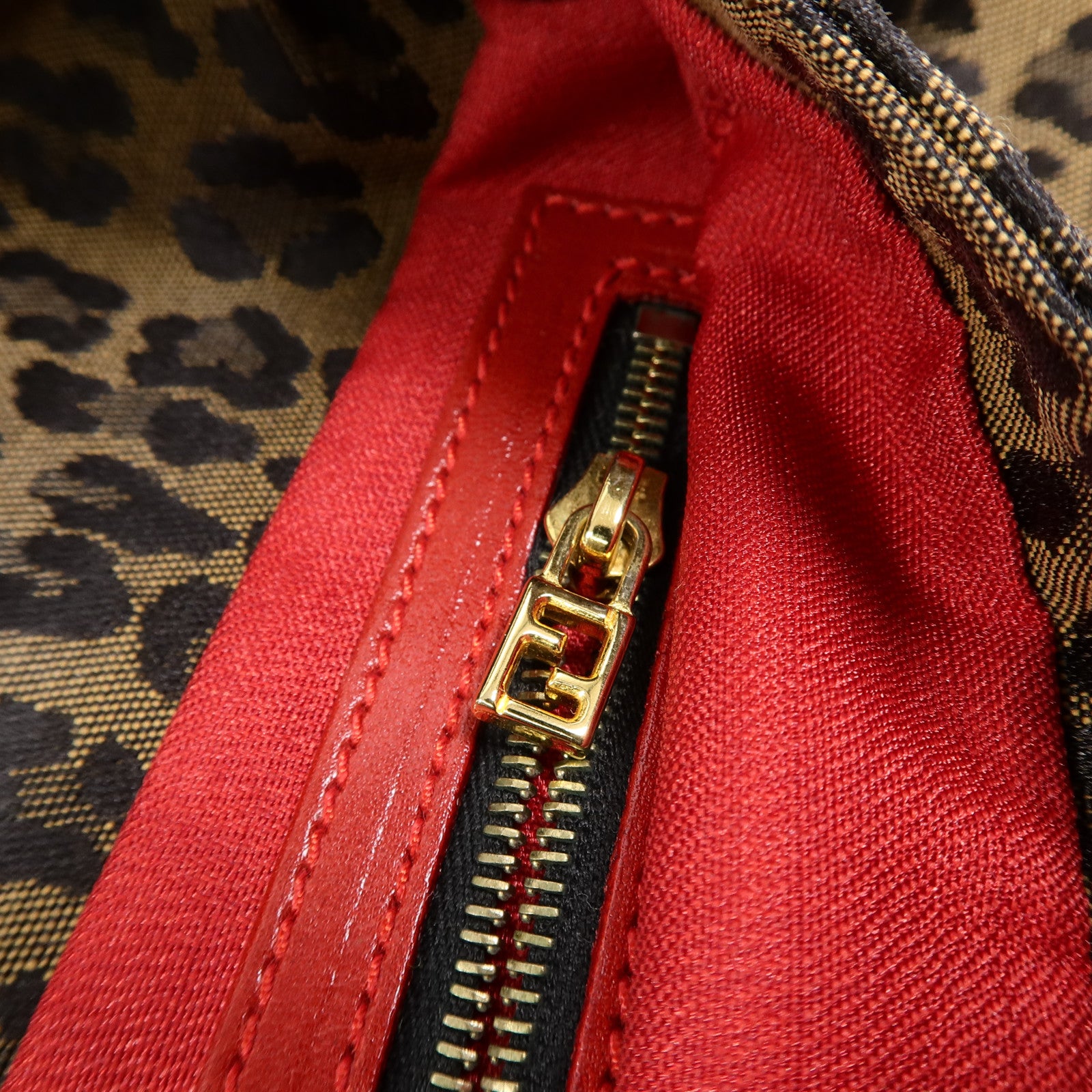 FENDI 帆布Leopard Baguette肩背袋