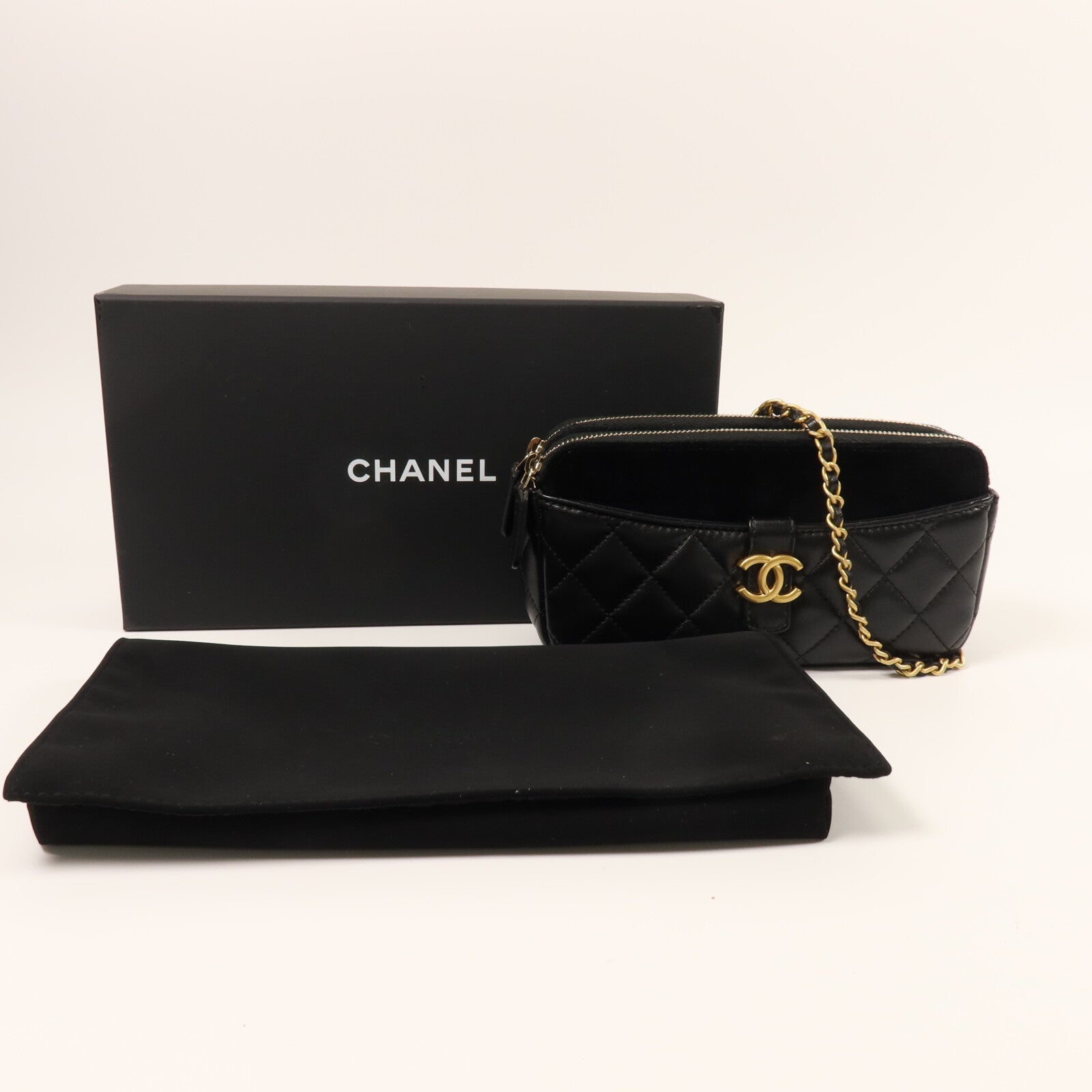 CHANEL 羊皮/麂皮皮革Phone Bag鏈帶肩背袋