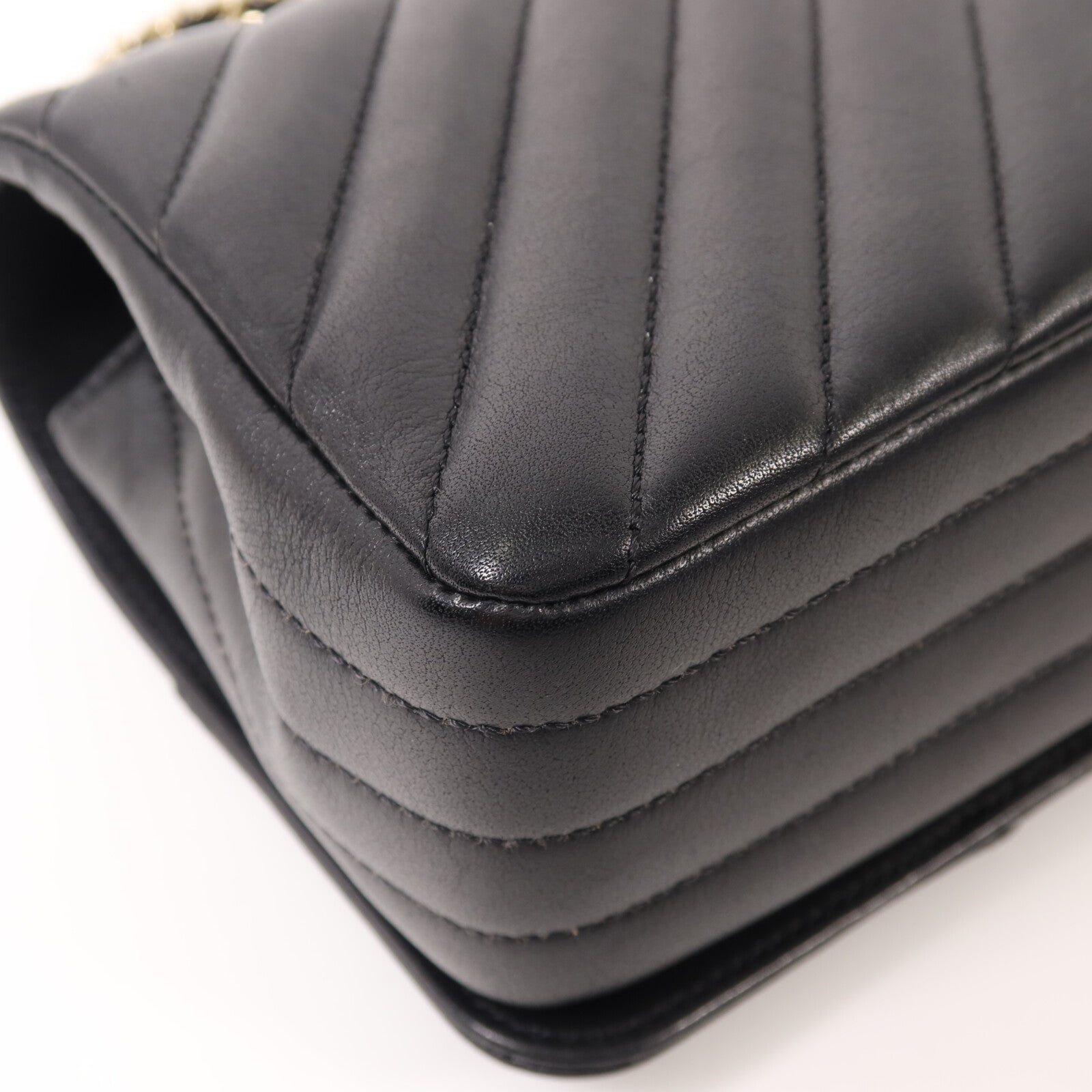 CHANEL 牛皮皮革Chain Shoulder金扣鏈帶肩背袋