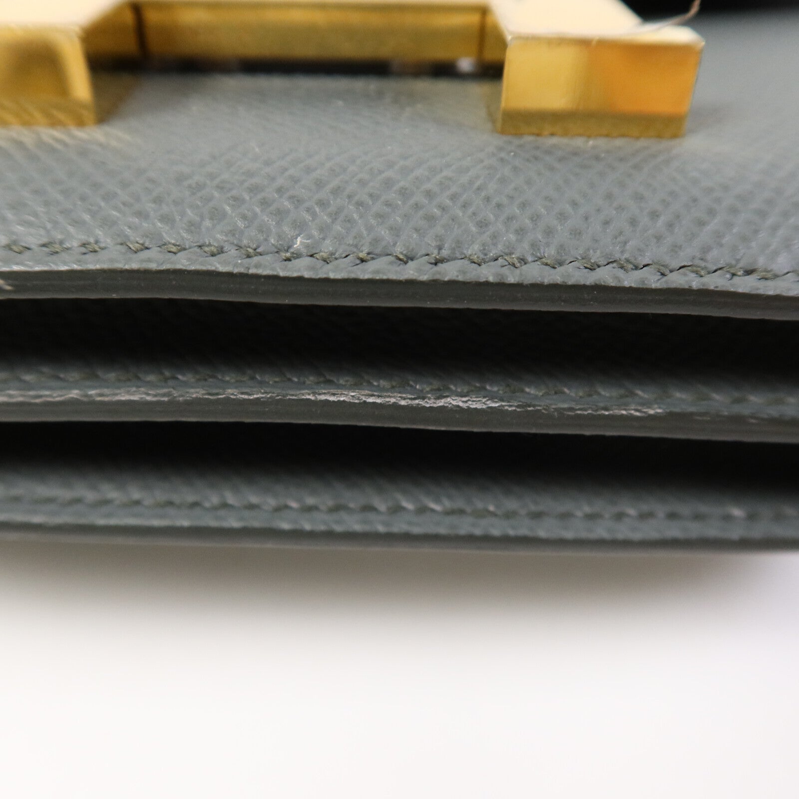 HERMES Epsom皮革Constance Mini金扣肩背袋Bleu Orage