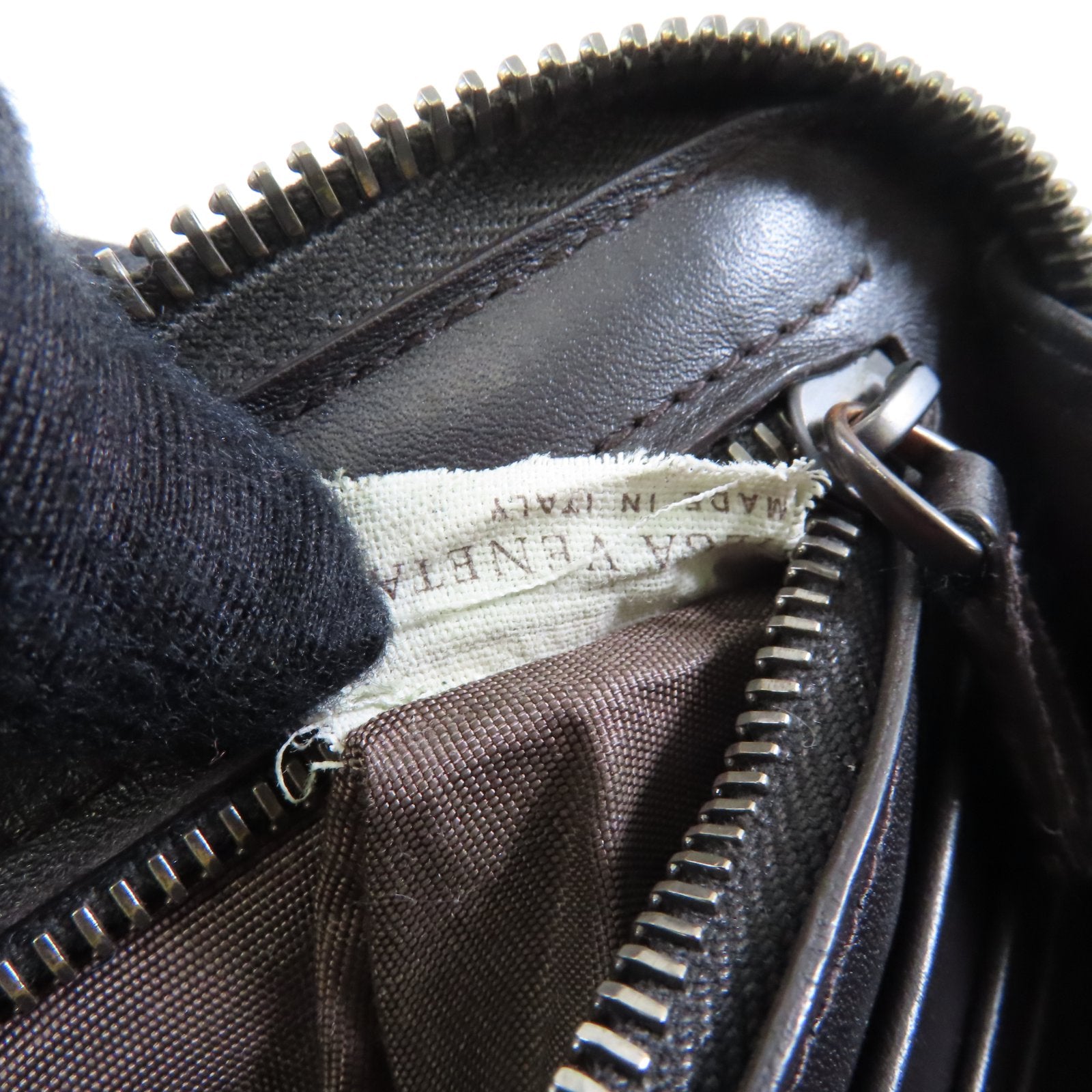 BOTTEGA VENETA 織紋牛皮皮革Zipper Wallet金扣長錢包黑色