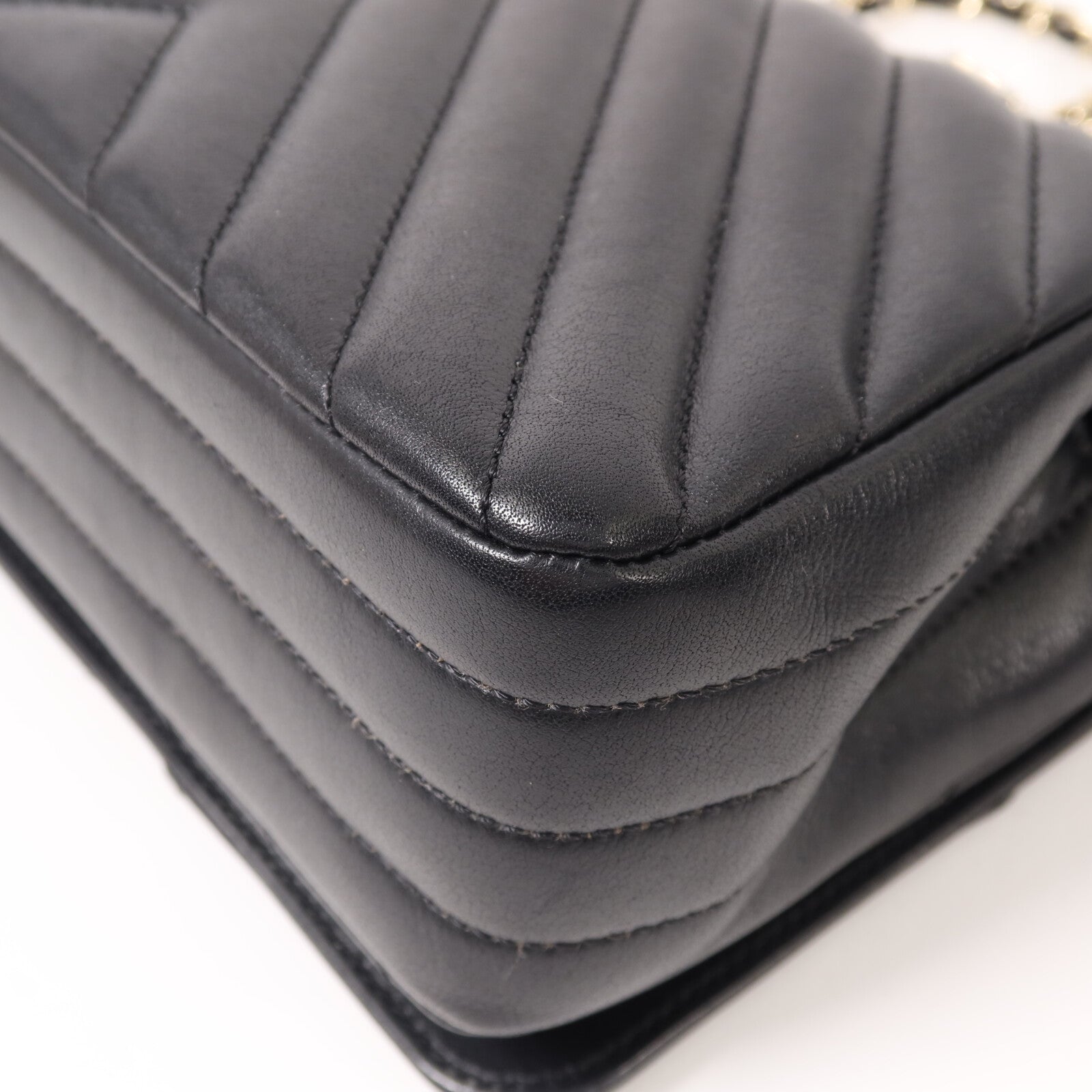 CHANEL 牛皮皮革Chain Shoulder金扣鏈帶肩背袋
