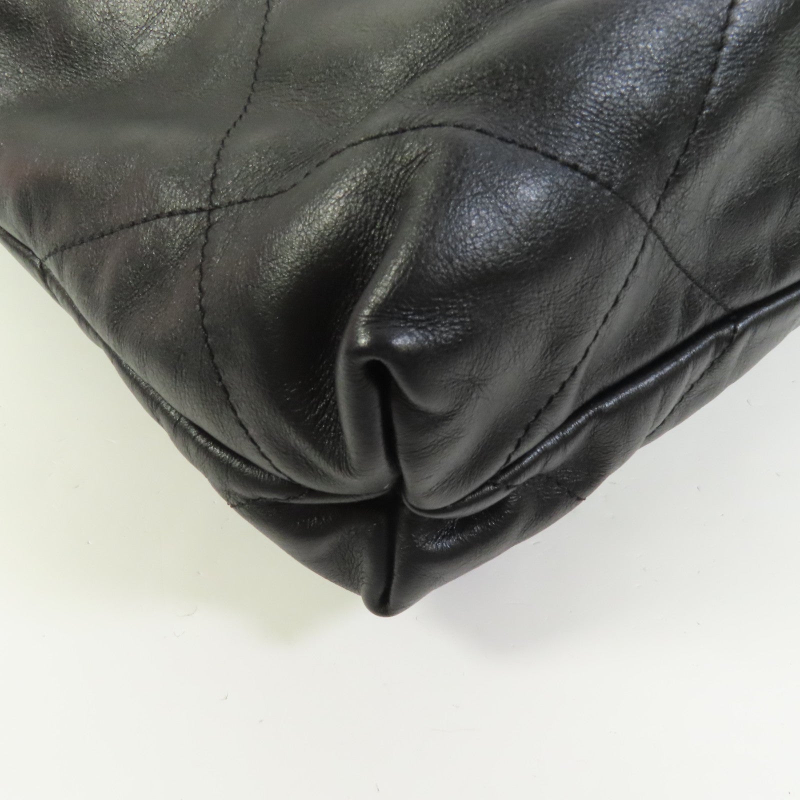 CHANEL 牛皮皮革Chanel 22 Small銀扣鏈帶肩背袋