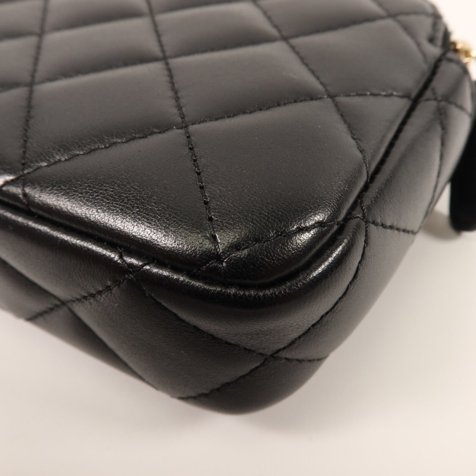 CHANEL 羊皮/麂皮皮革Phone Bag鏈帶肩背袋
