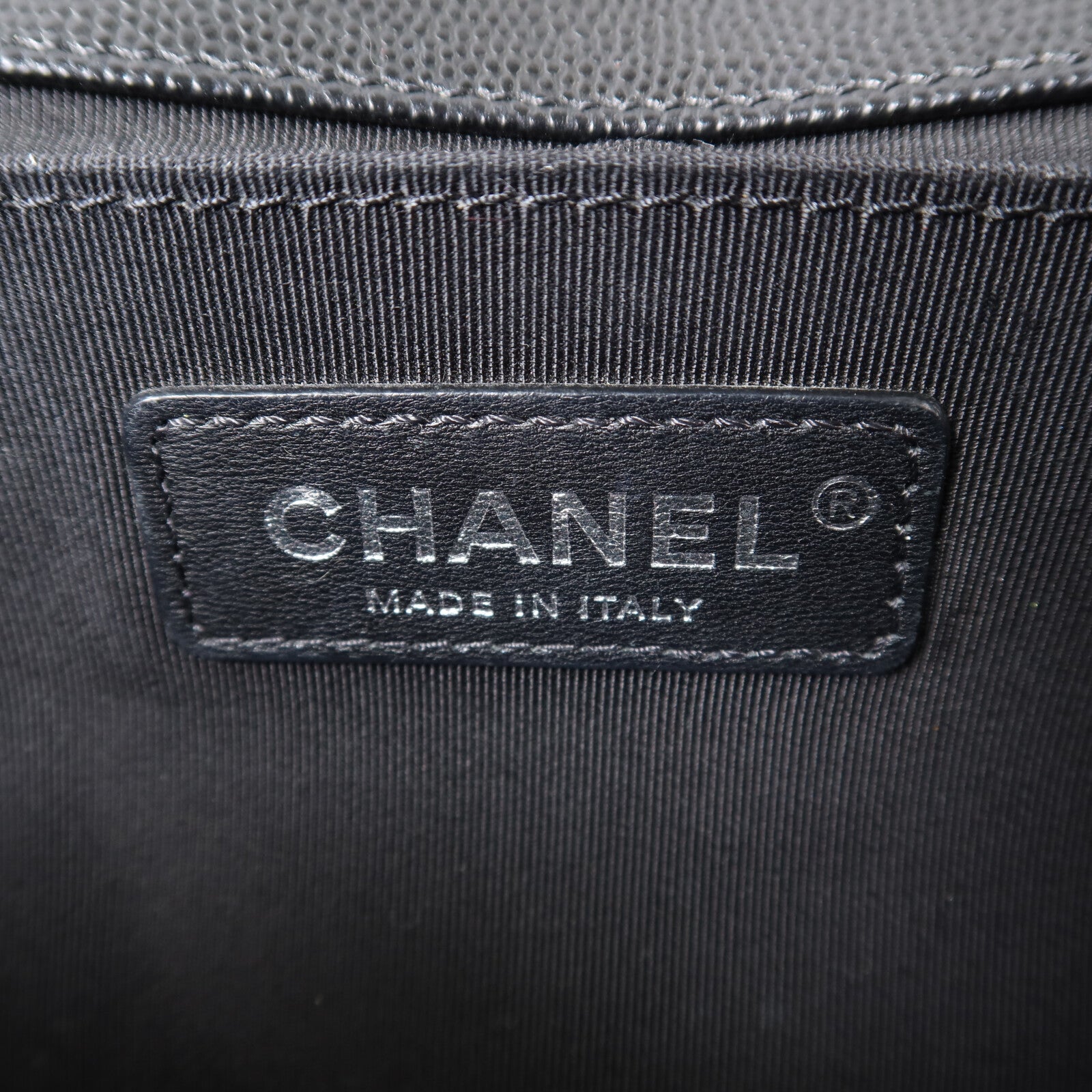 CHANEL 牛皮皮革Boy 25銀扣鏈帶肩背袋