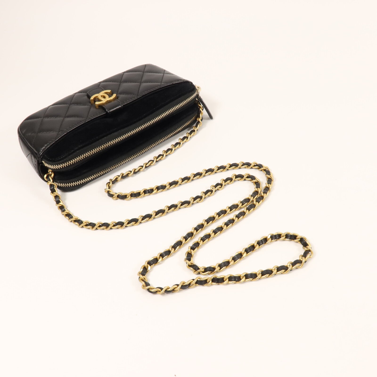 CHANEL 羊皮/麂皮皮革Phone Bag鏈帶肩背袋