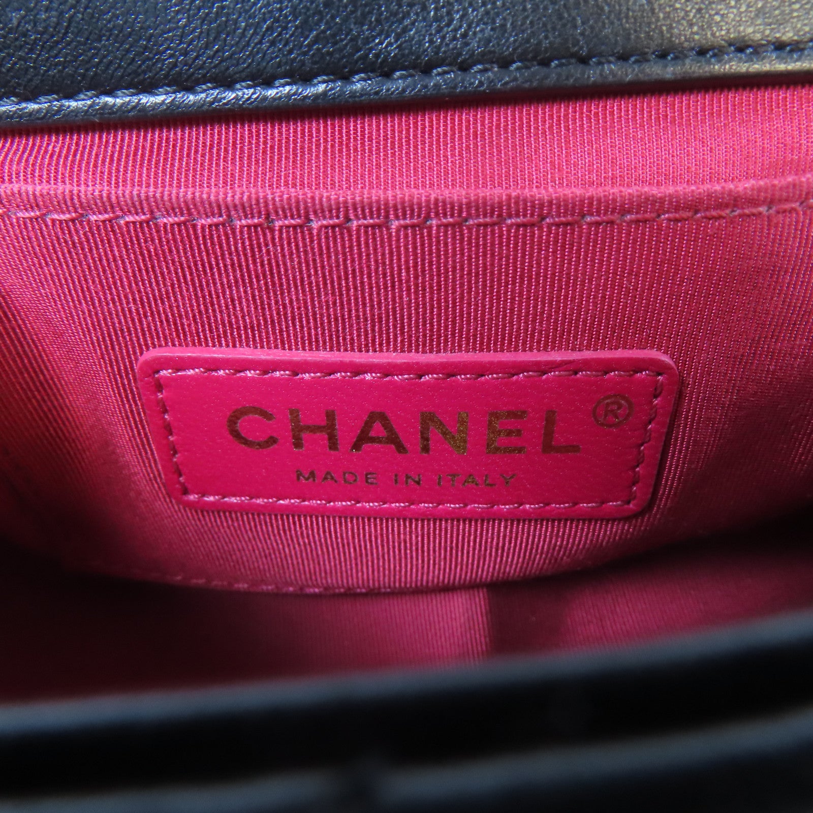 CHANEL 菱格羊皮皮革Flap Bag金扣鏈帶肩背袋黑色