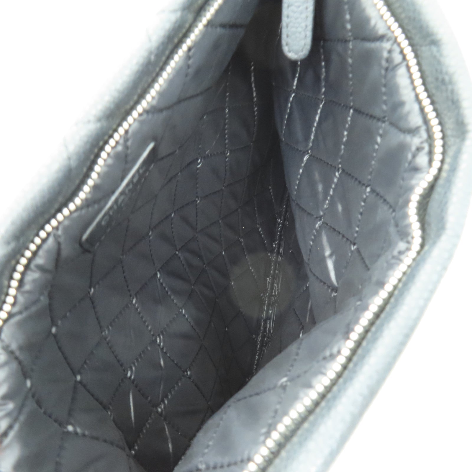 CHANEL 【激減優惠】菱格Caviar皮革Pouch銀扣手拿包黑色