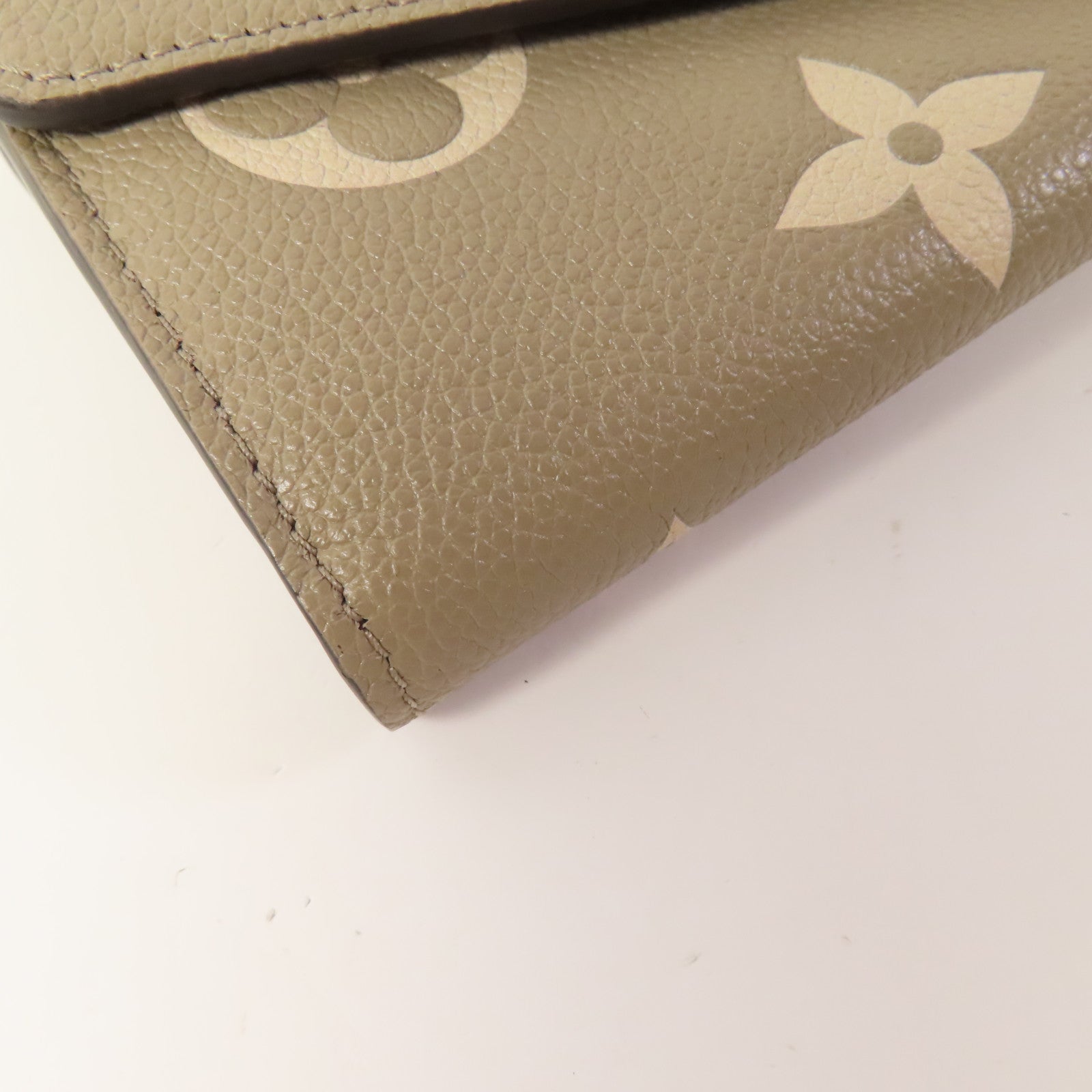 LOUIS VUITTON Mono-Empreinte Sarah長錢包