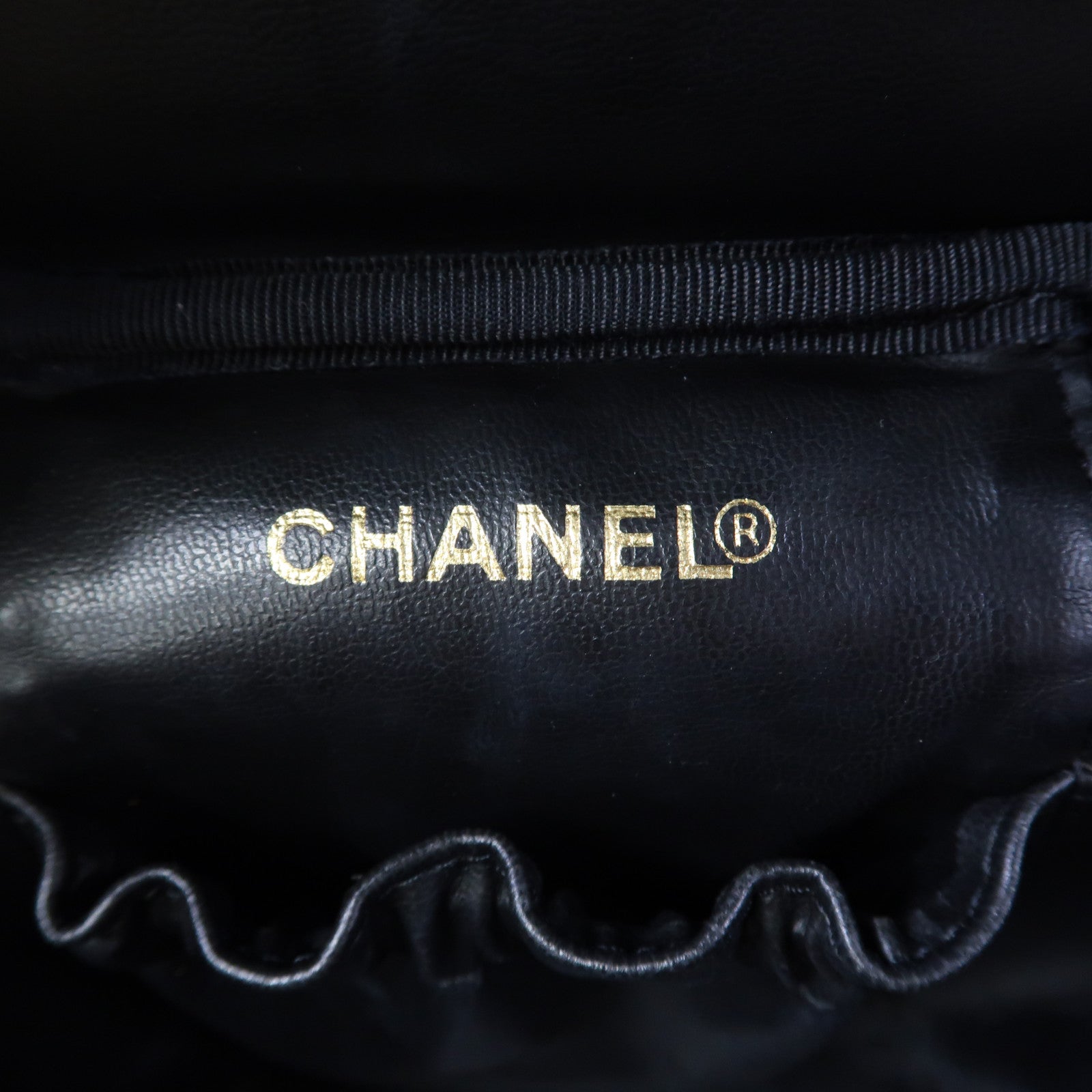 CHANEL Caviar皮革Vintage Vanity Case金扣手挽袋黑色