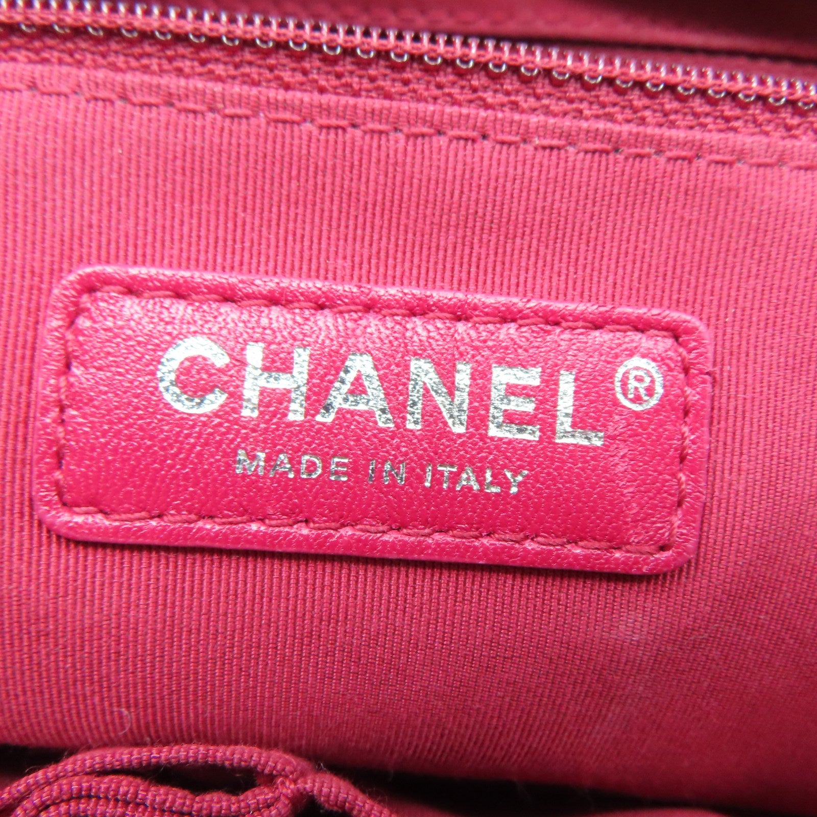 CHANEL 【清倉大減價】菱格牛皮皮革Gabrielle Chain Shoulder金扣/銀扣鏈帶肩背袋米色/黑色