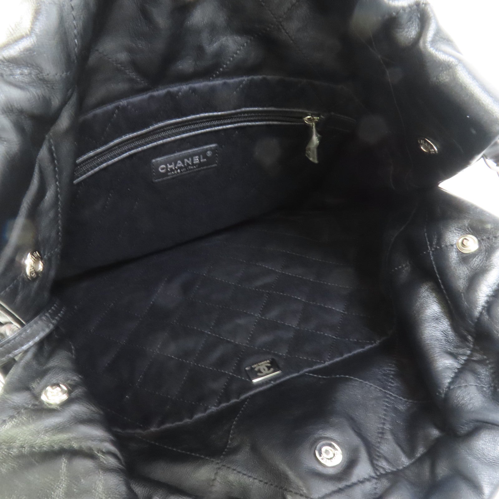 CHANEL 牛皮皮革Chanel 22 Small銀扣鏈帶肩背袋