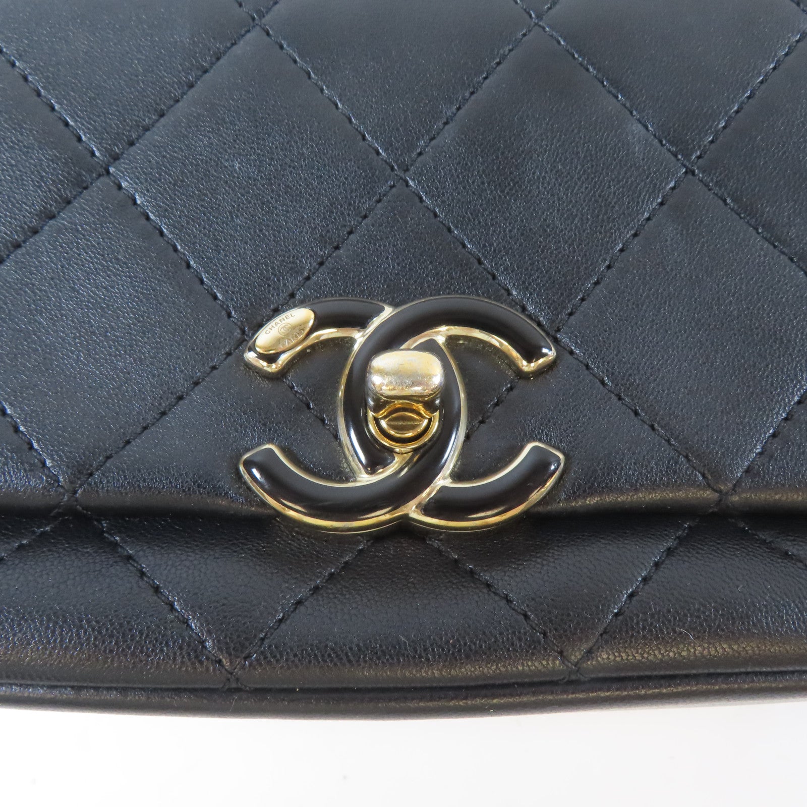 CHANEL 菱格羊皮皮革Flap Bag金扣鏈帶肩背袋黑色
