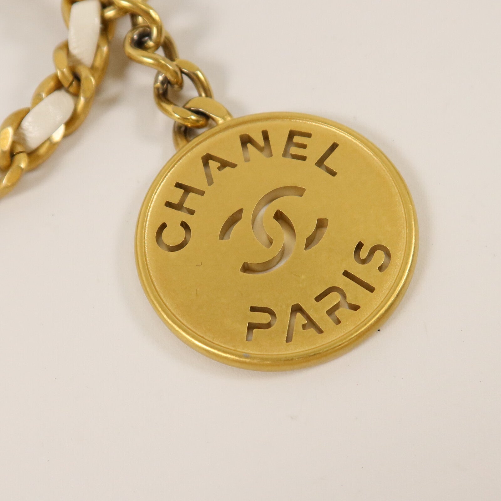 CHANEL 牛皮皮革Chanel 22 Mini金扣手挽肩背兩用袋