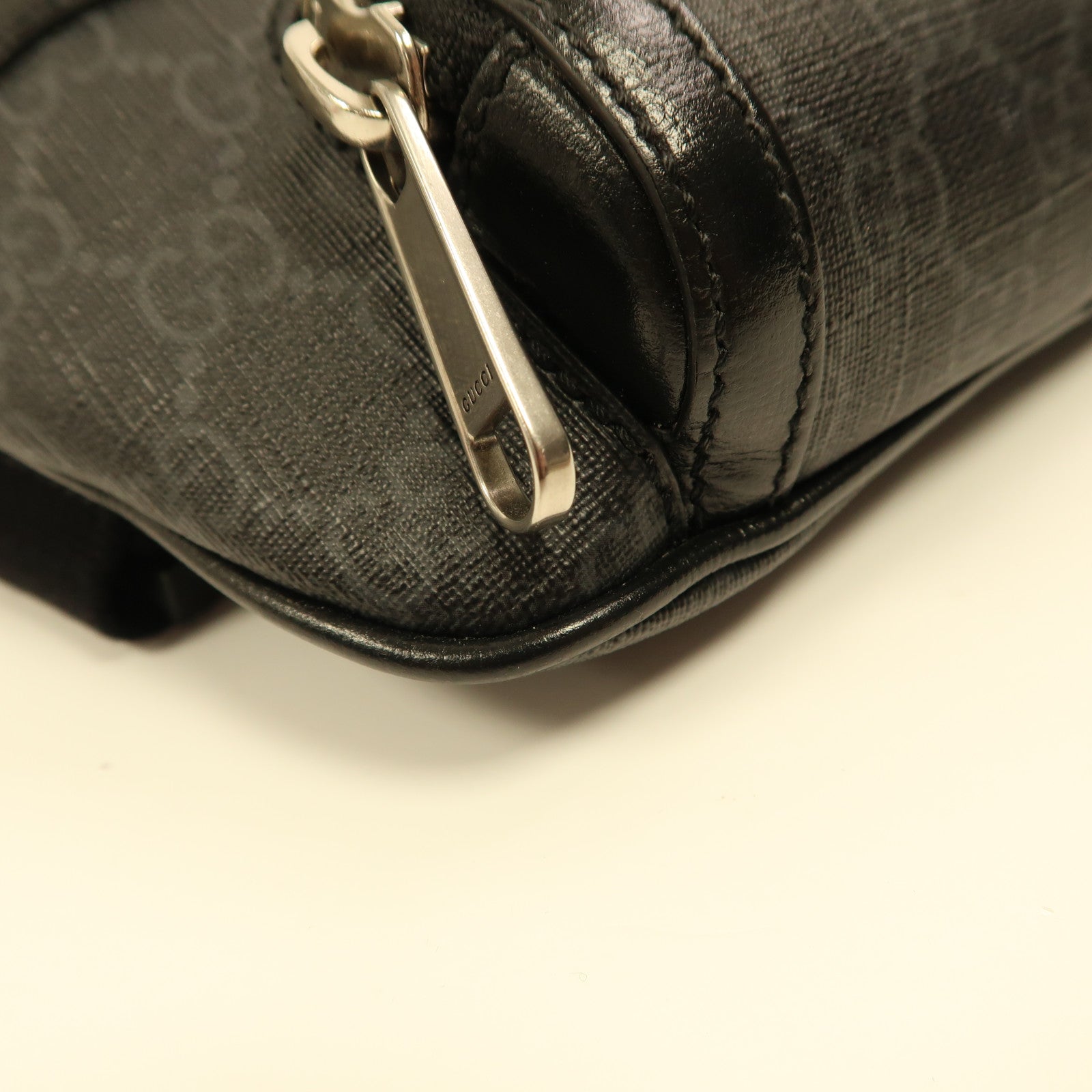 GUCCI 牛皮皮革/塗層帆布GG Retro銀扣腰包黑色