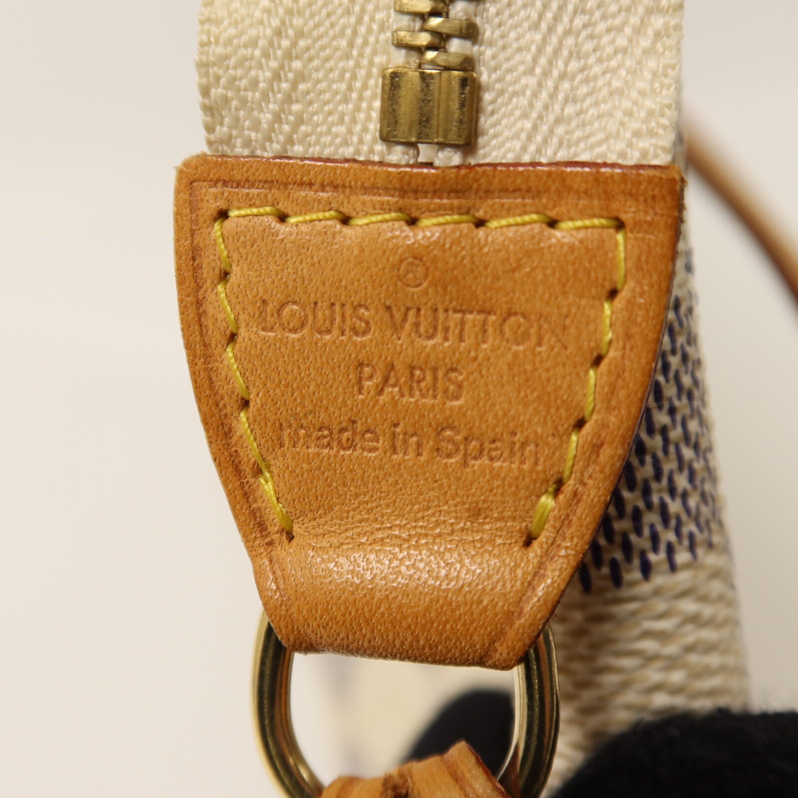 LOUIS VUITTON Damier Azur Pochette Accessories金扣手挽袋