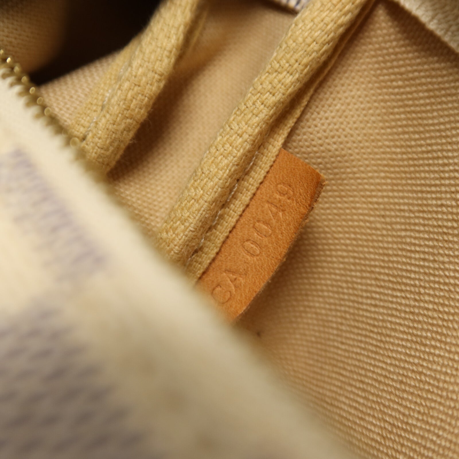 LOUIS VUITTON Damier Azur Pochette Accessories金扣手挽袋