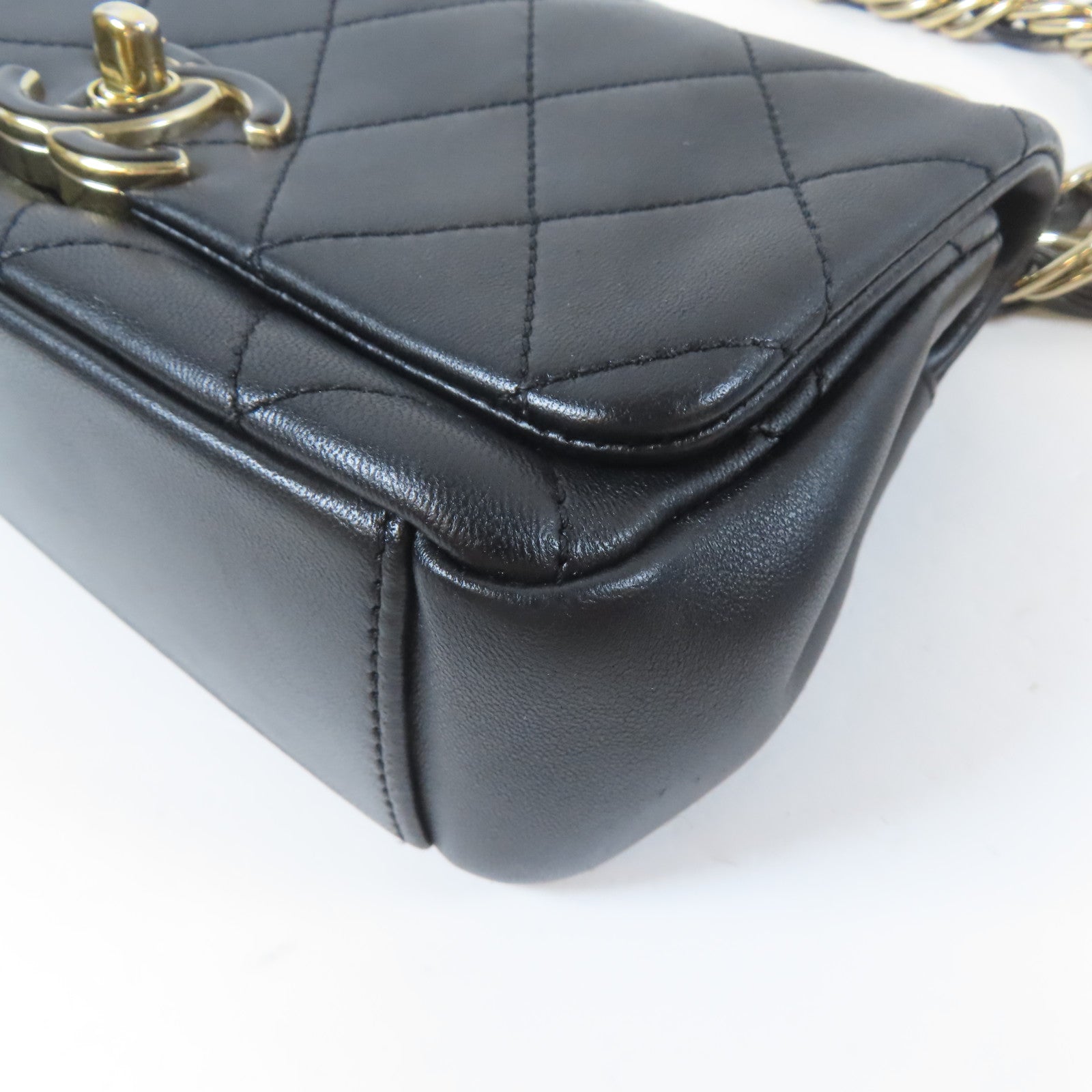 CHANEL 菱格羊皮皮革Flap Bag金扣鏈帶肩背袋黑色