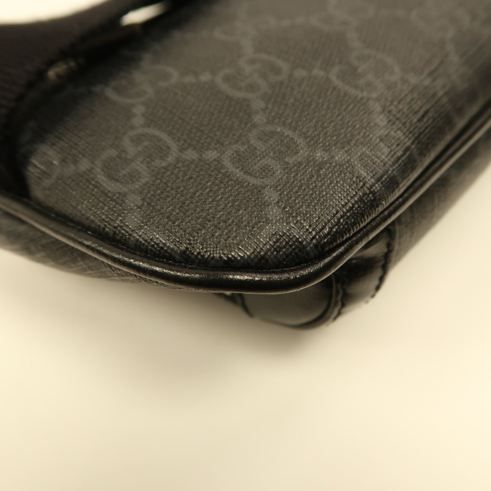GUCCI 牛皮皮革/塗層帆布GG Retro銀扣腰包黑色