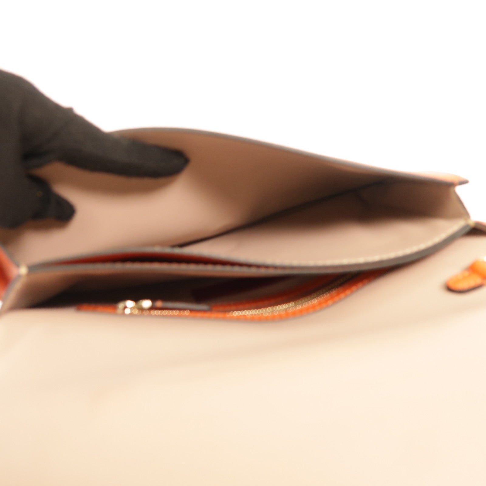 Valentino 牛皮皮革Clutch金扣手拿包