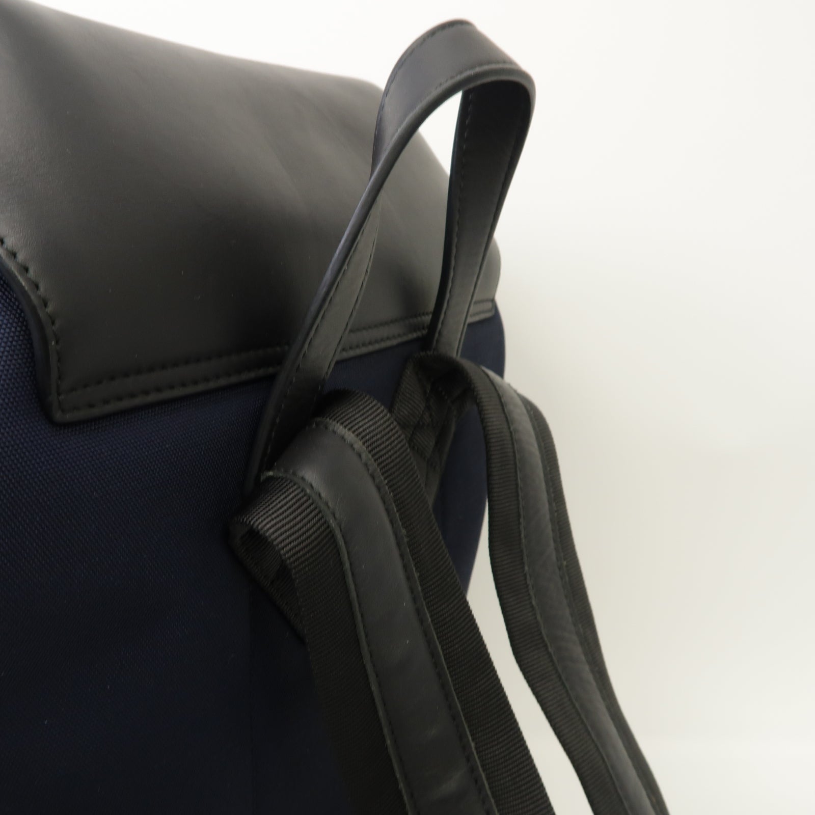 BOTTEGA VENETA 羊皮皮革/帆布Backpack背包深藍色