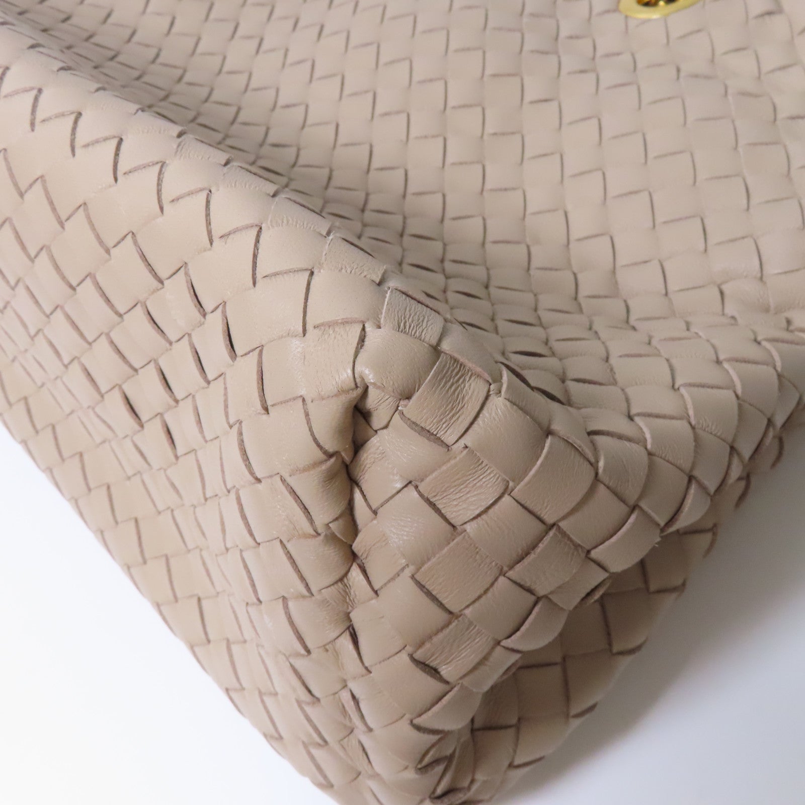 BOTTEGA VENETA 織紋皮革Shoulder Bag金扣鏈帶肩背袋米色