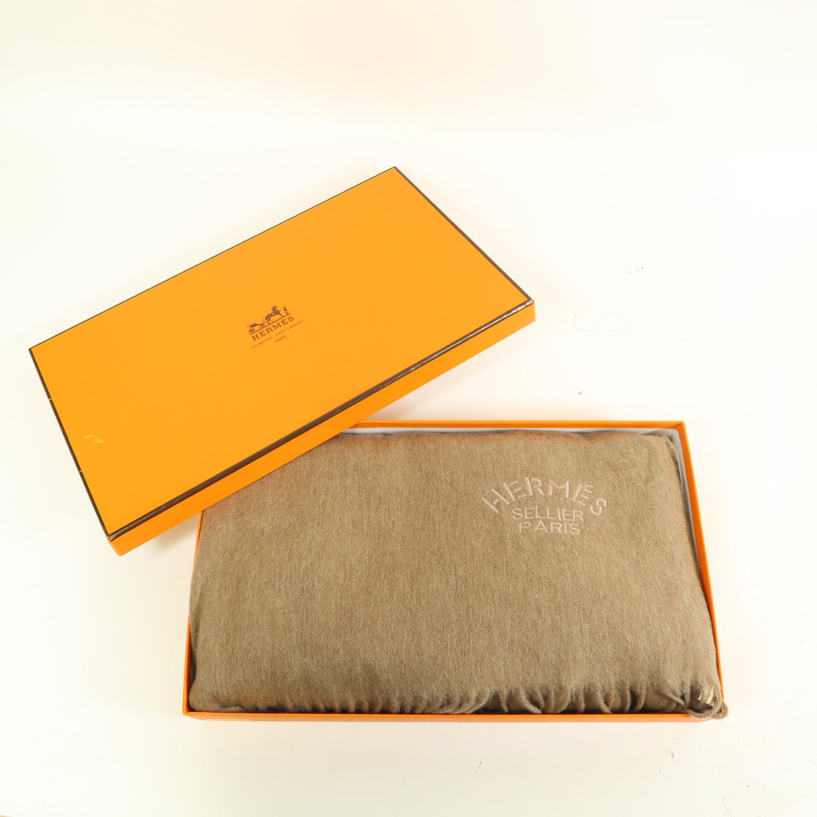 HERMES 【激減優惠】羊絨Scarf圍巾卡其色